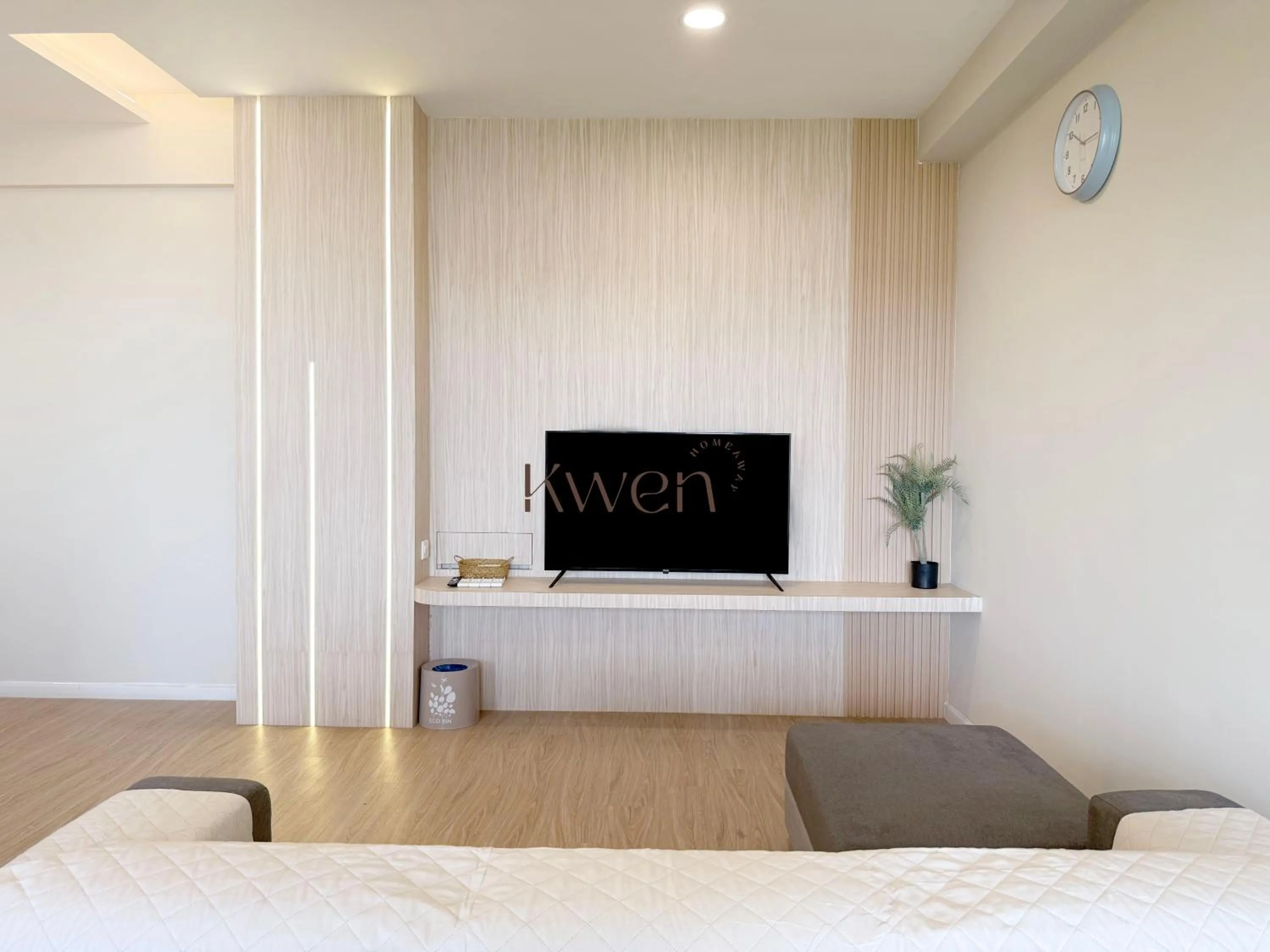 Living room, Bed in KWEN Suites-Tanjung Aru InfinityPool Seaview/Airport View