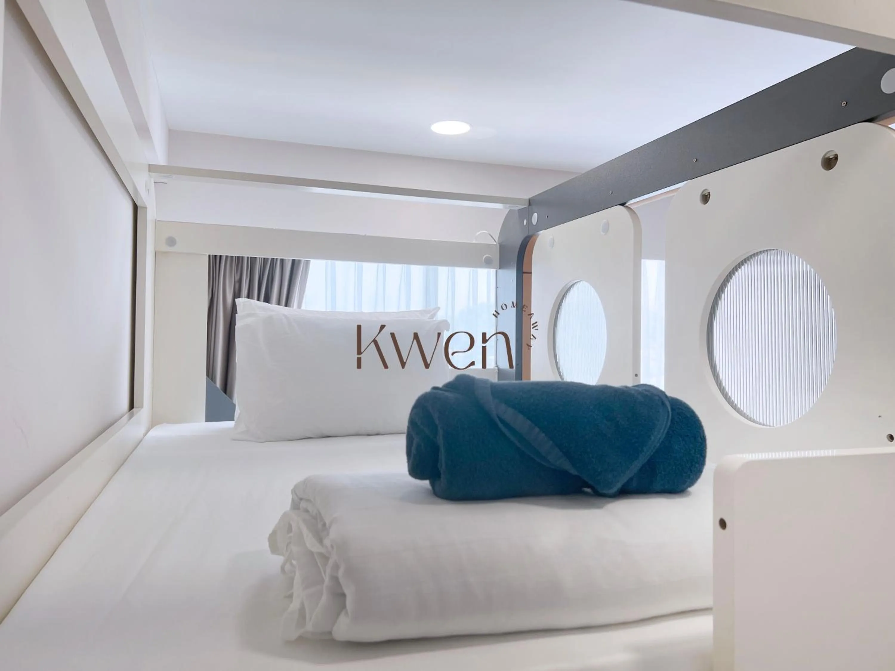 bunk bed, Bed in KWEN Suites-Tanjung Aru InfinityPool Seaview/Airport View
