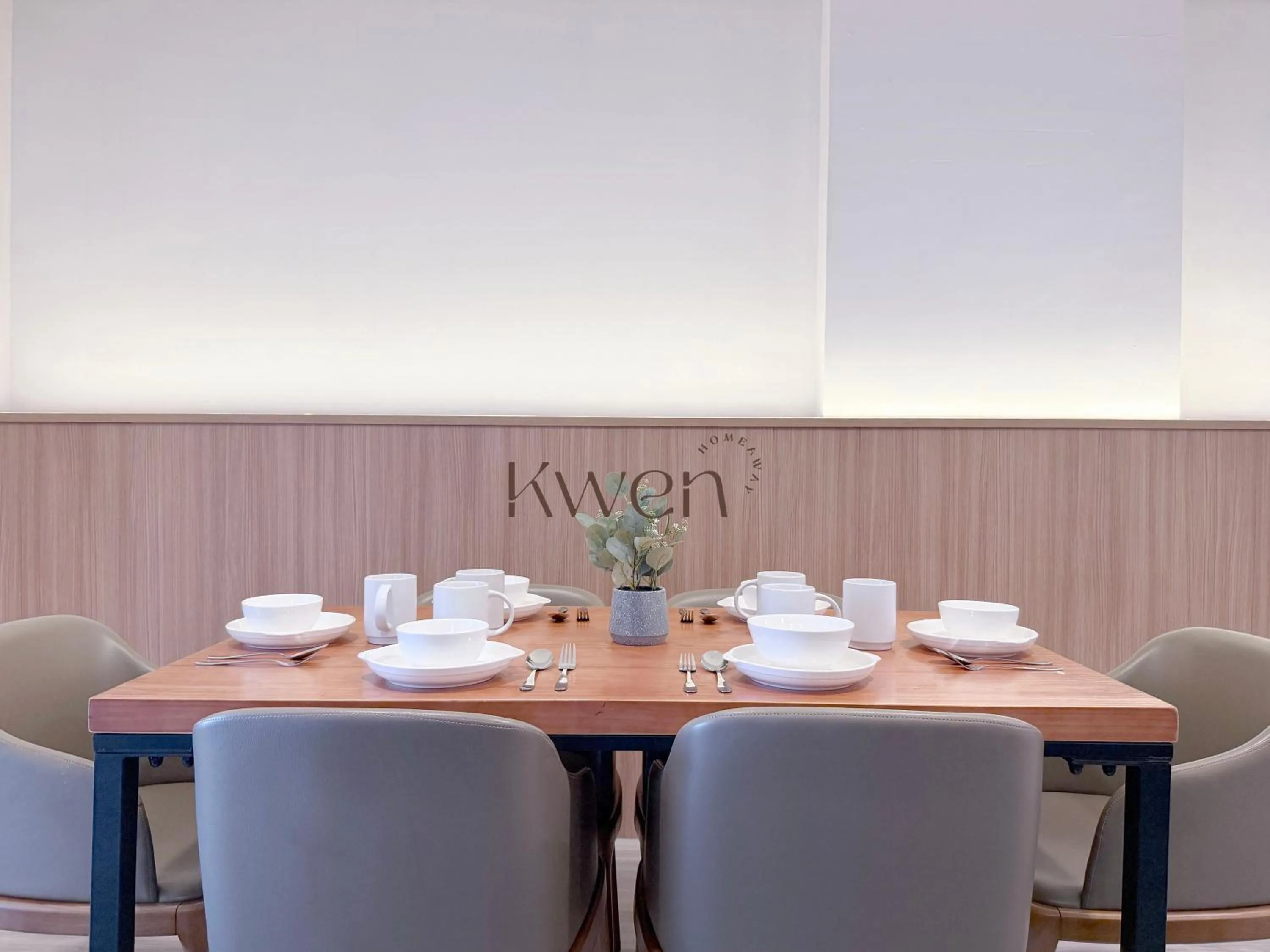 Dining area in KWEN Suites-Tanjung Aru InfinityPool Seaview/Airport View