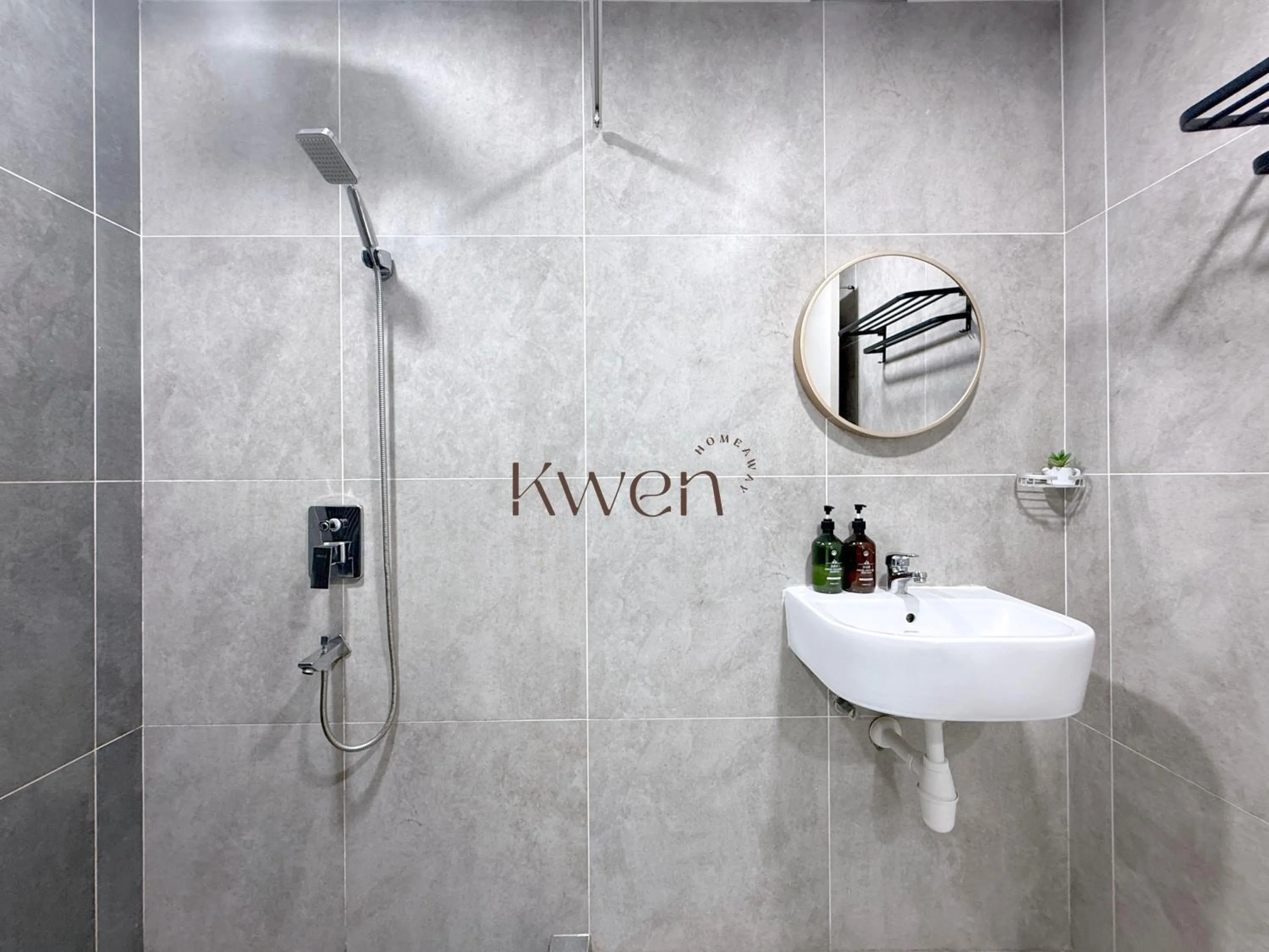 Bathroom in KWEN Suites-Tanjung Aru InfinityPool Seaview/Airport View