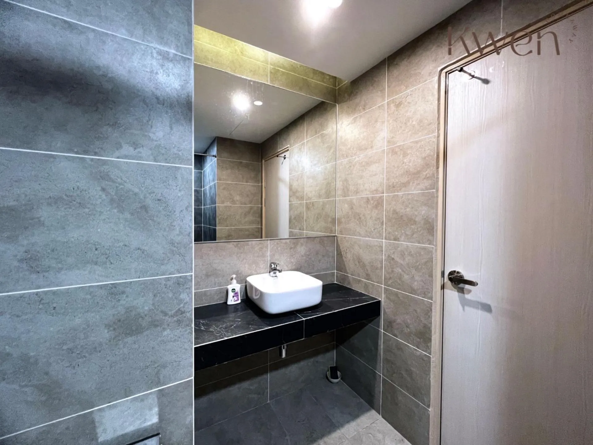 Bathroom in KWEN Suites-Tanjung Aru InfinityPool Seaview/Airport View