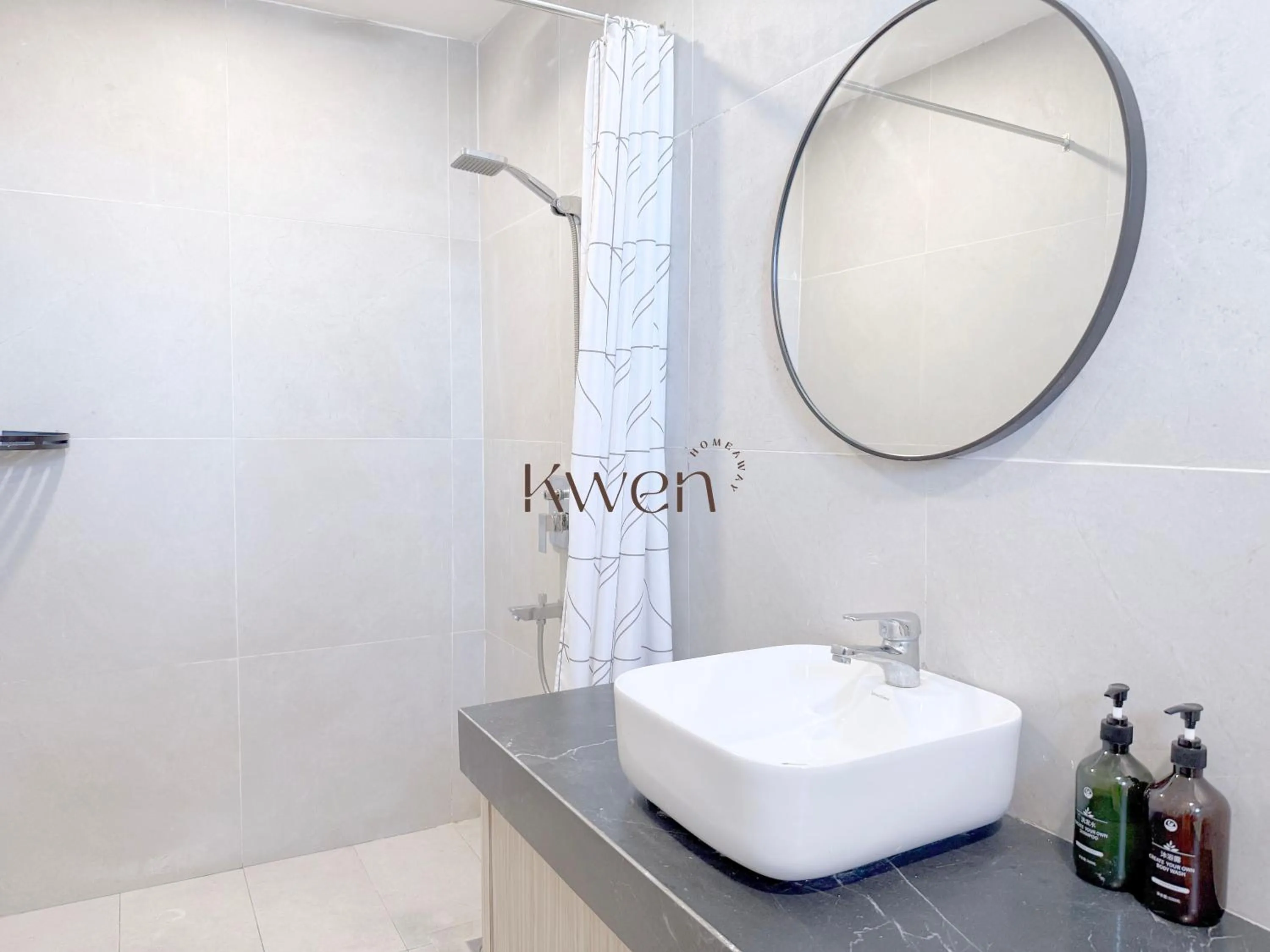 Bathroom in KWEN Suites-Tanjung Aru InfinityPool Seaview/Airport View