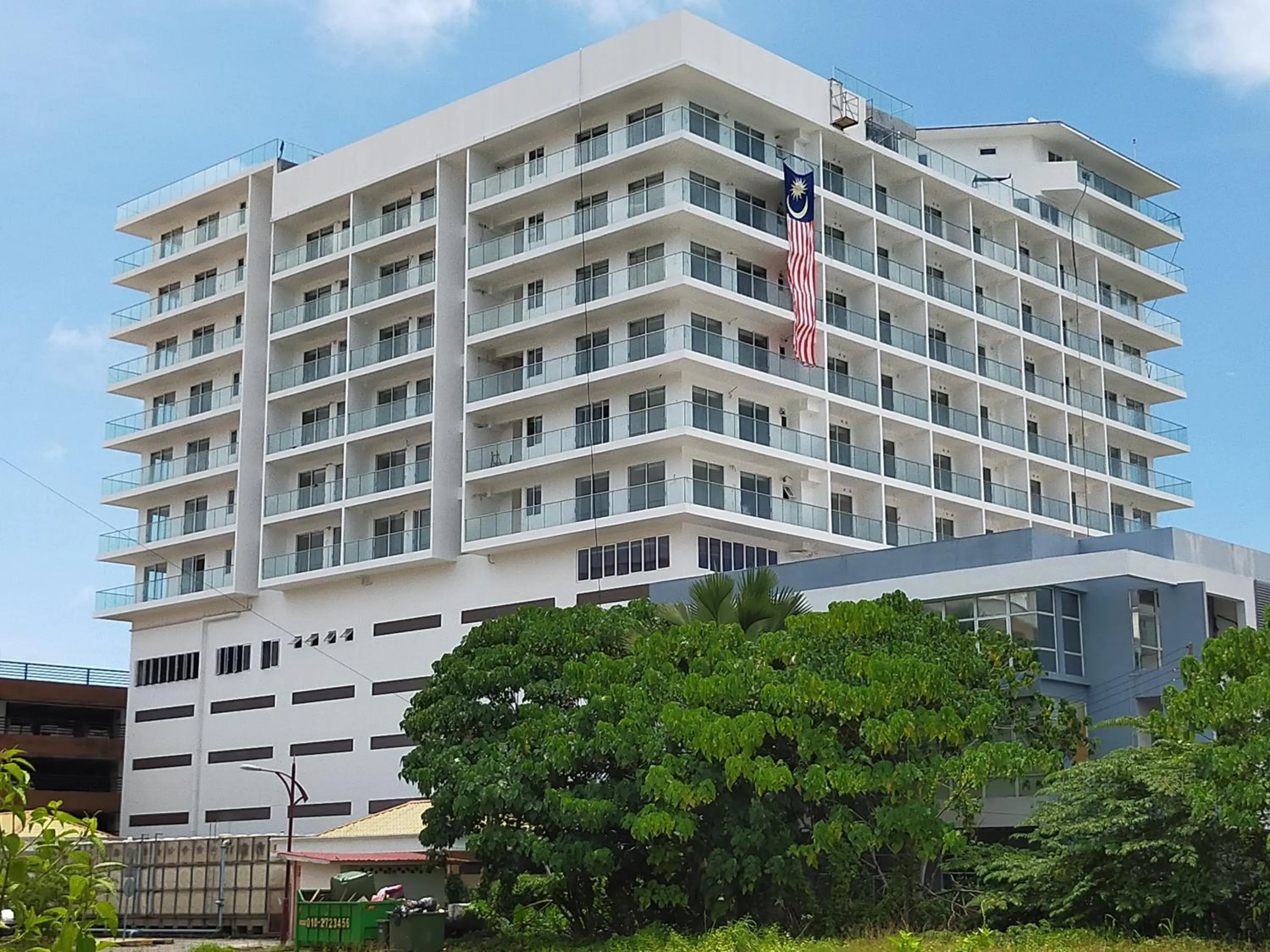 Property building in KWEN Suites-Tanjung Aru InfinityPool Seaview/Airport View