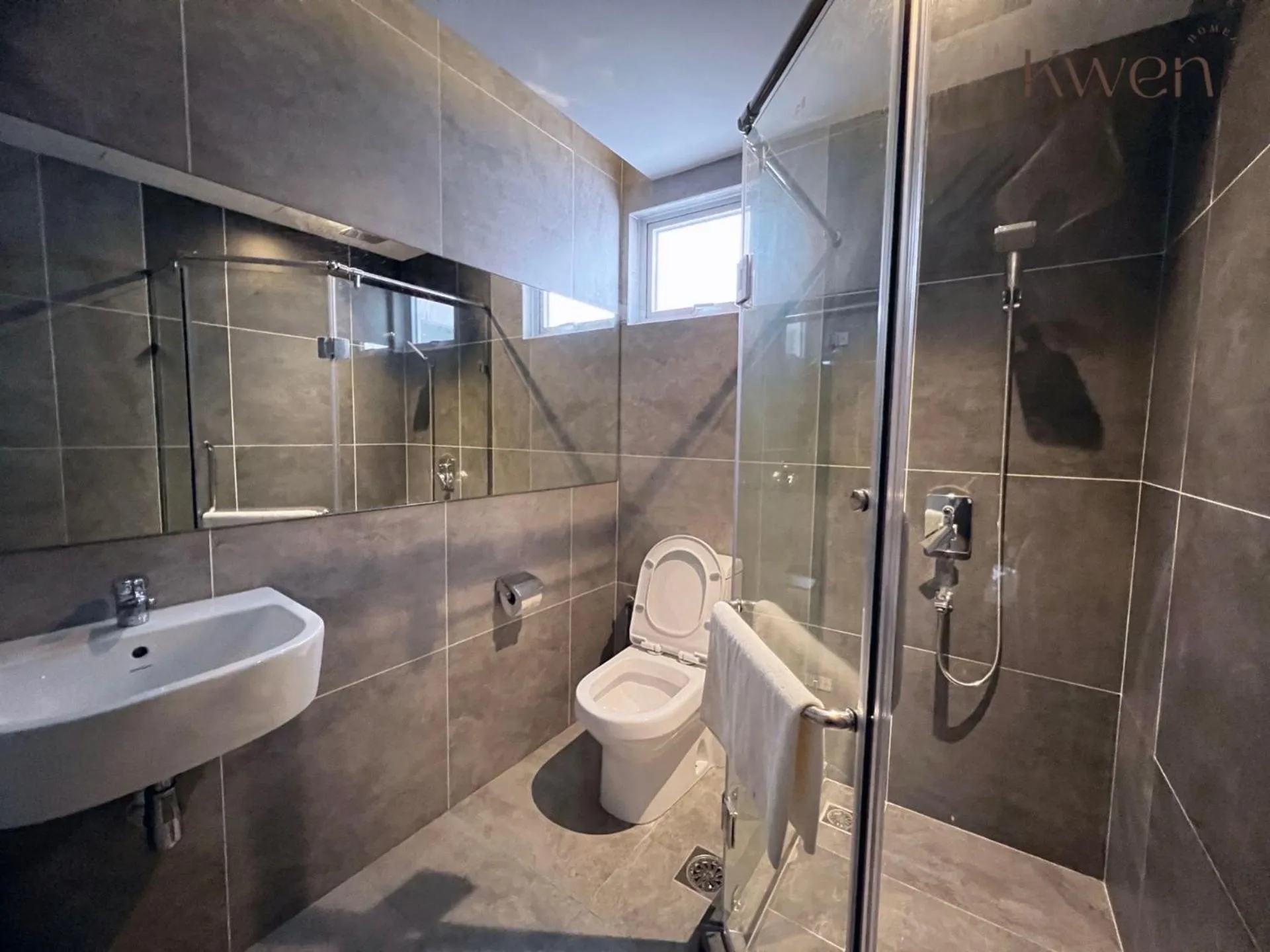 Bathroom in KWEN Suites-Tanjung Aru InfinityPool Seaview/Airport View