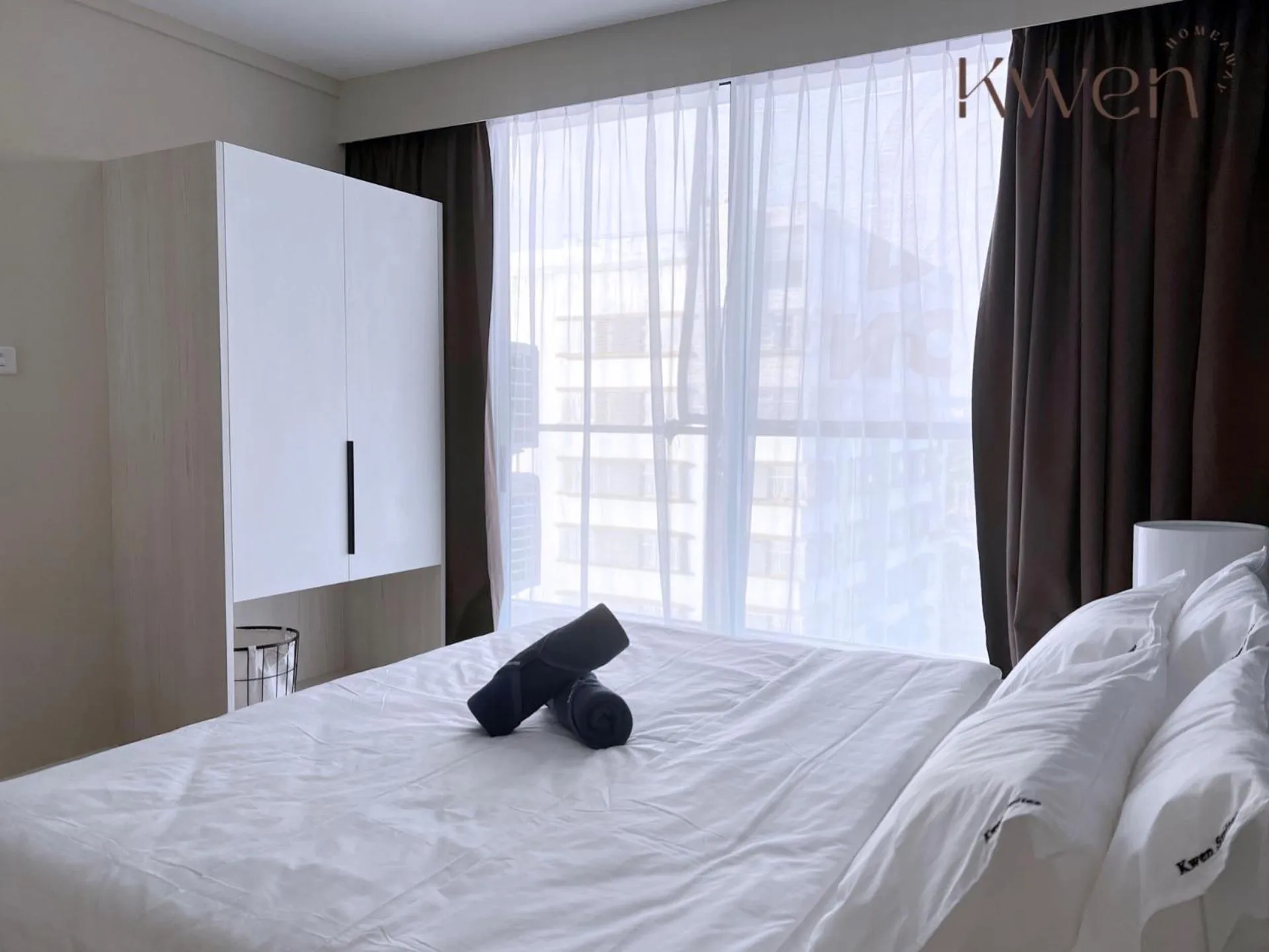 Bedroom, Bed in KWEN Suites-Tanjung Aru InfinityPool Seaview/Airport View