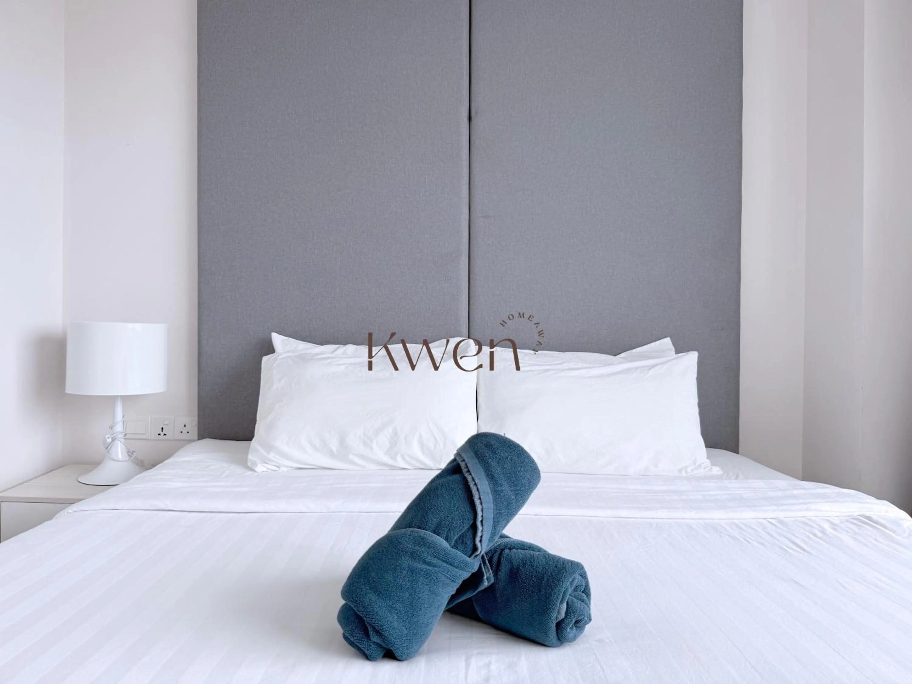 Bedroom, Bed in KWEN Suites-Tanjung Aru InfinityPool Seaview/Airport View