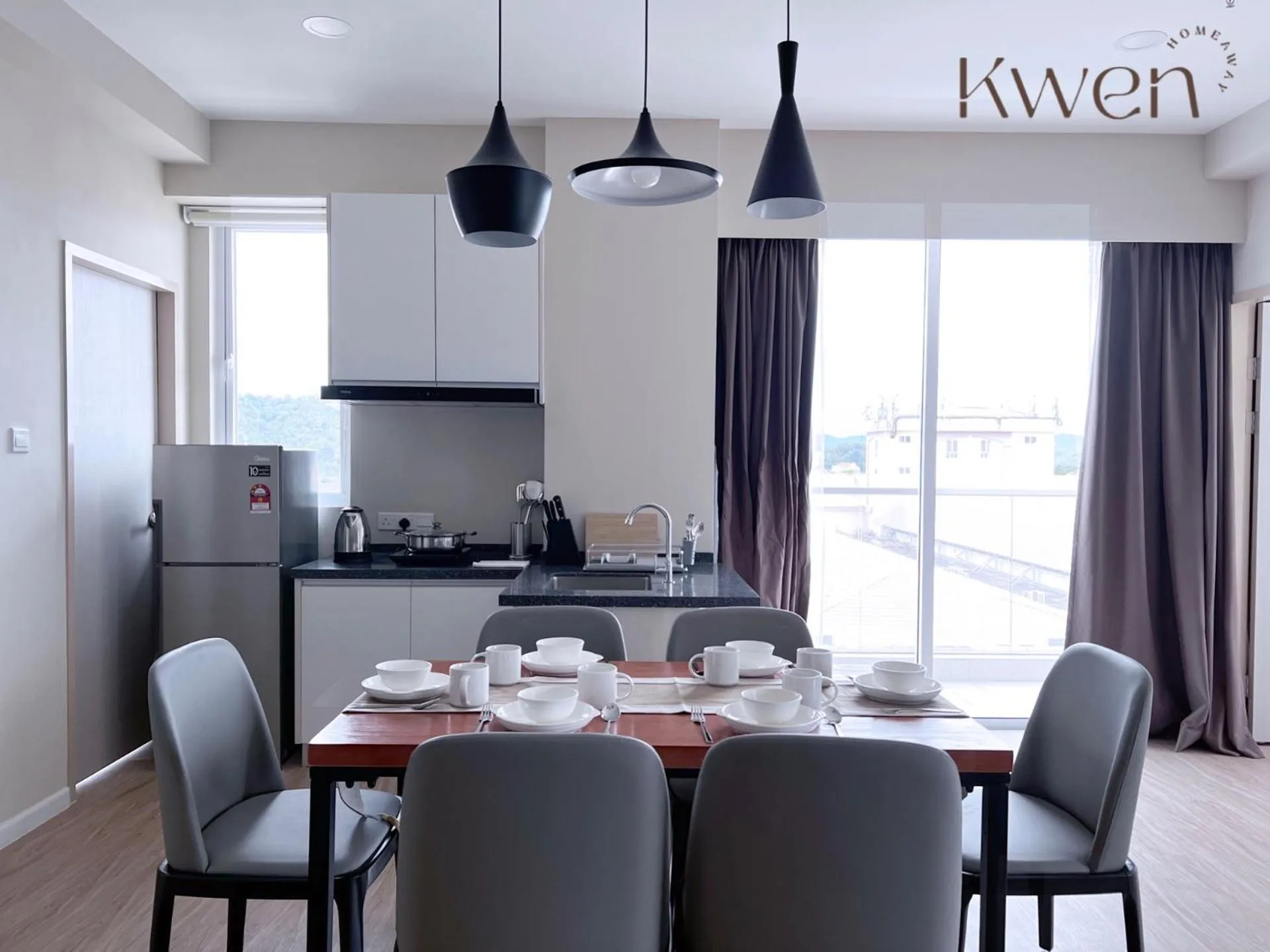 Kitchen or kitchenette in KWEN Suites-Tanjung Aru InfinityPool Seaview/Airport View