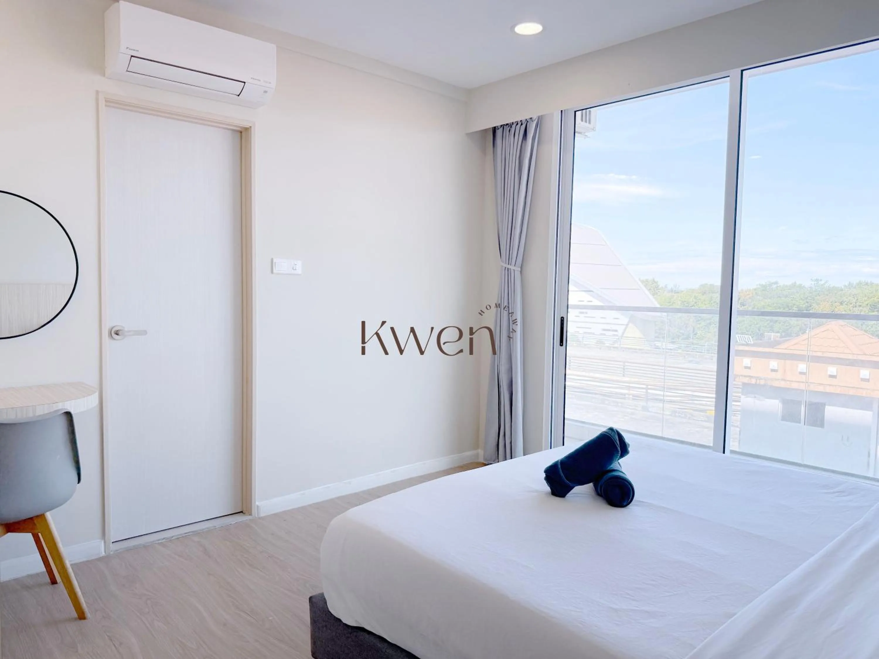 Bedroom, Bed in KWEN Suites-Tanjung Aru InfinityPool Seaview/Airport View