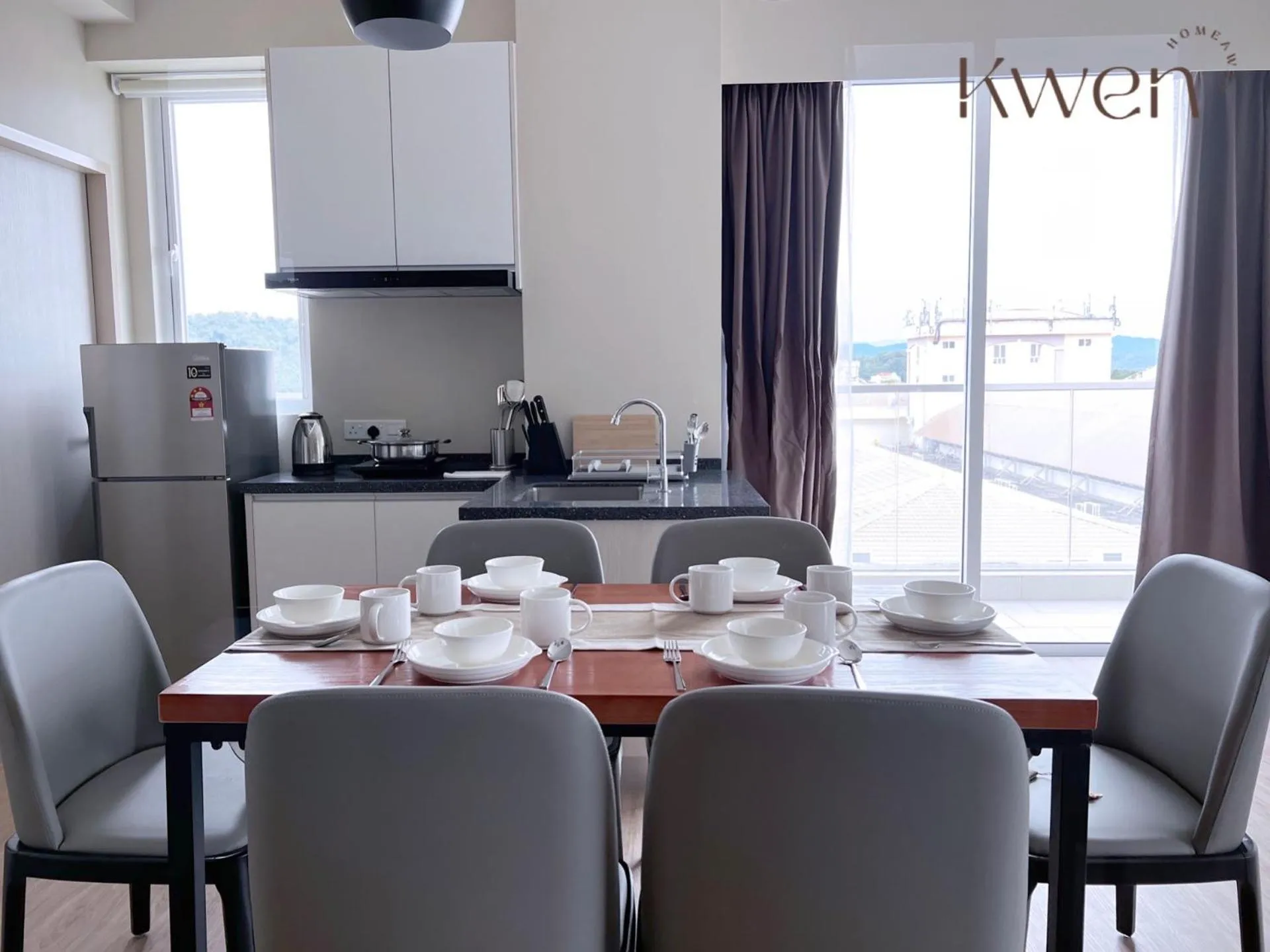 Kitchen or kitchenette in KWEN Suites-Tanjung Aru InfinityPool Seaview/Airport View