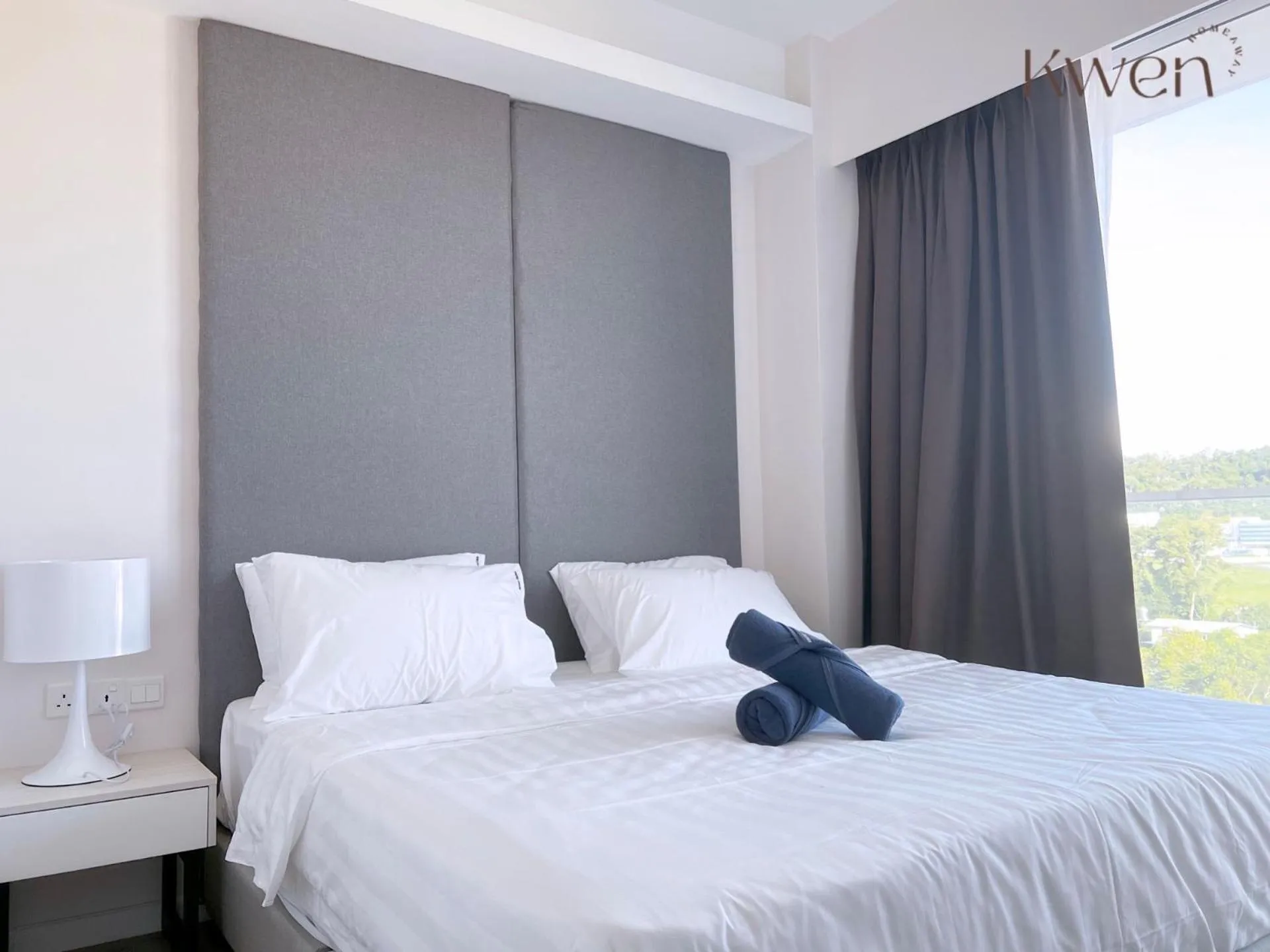 Bedroom, Bed in KWEN Suites-Tanjung Aru InfinityPool Seaview/Airport View