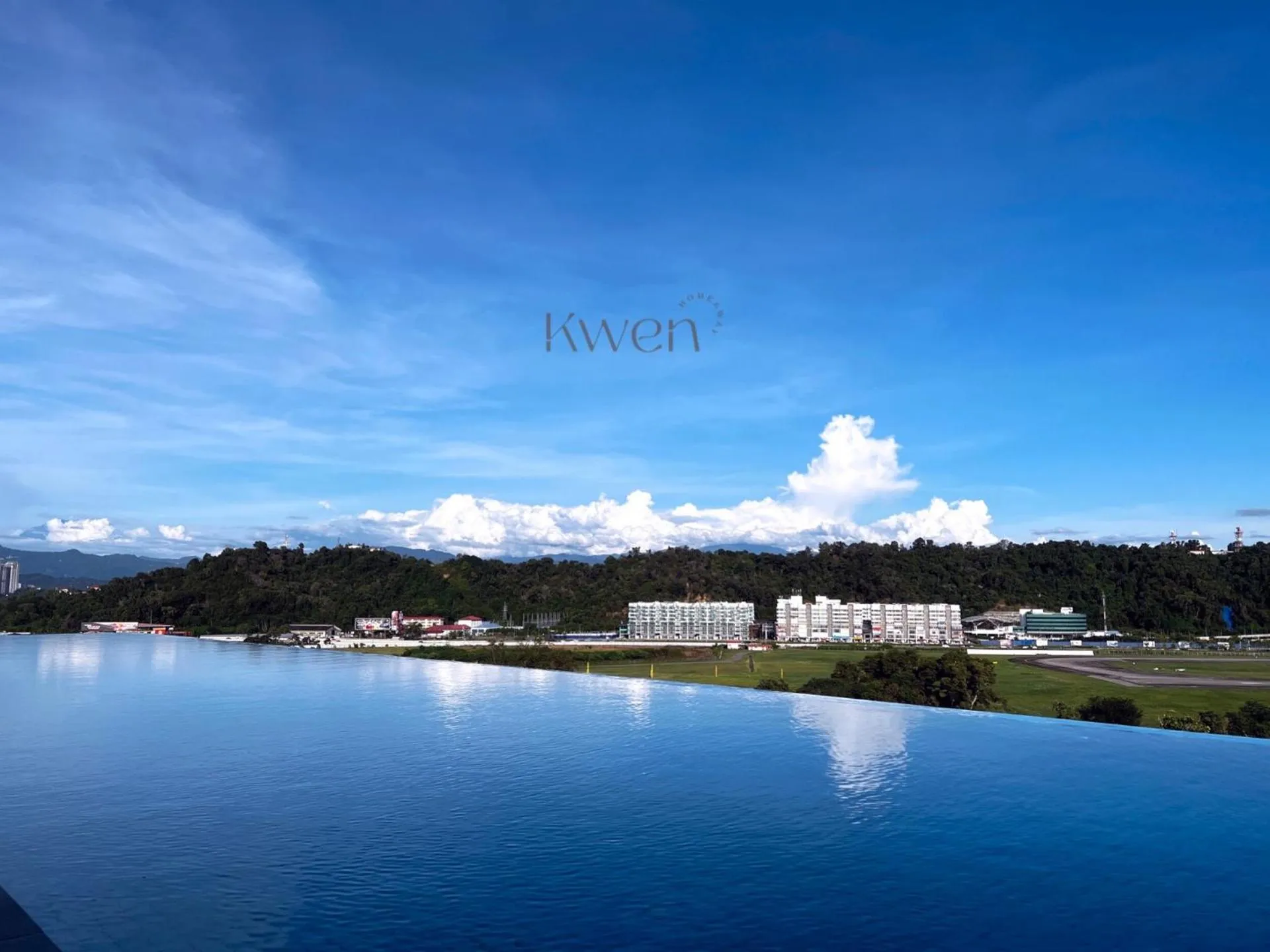  in KWEN Suites-Tanjung Aru InfinityPool Seaview/Airport View