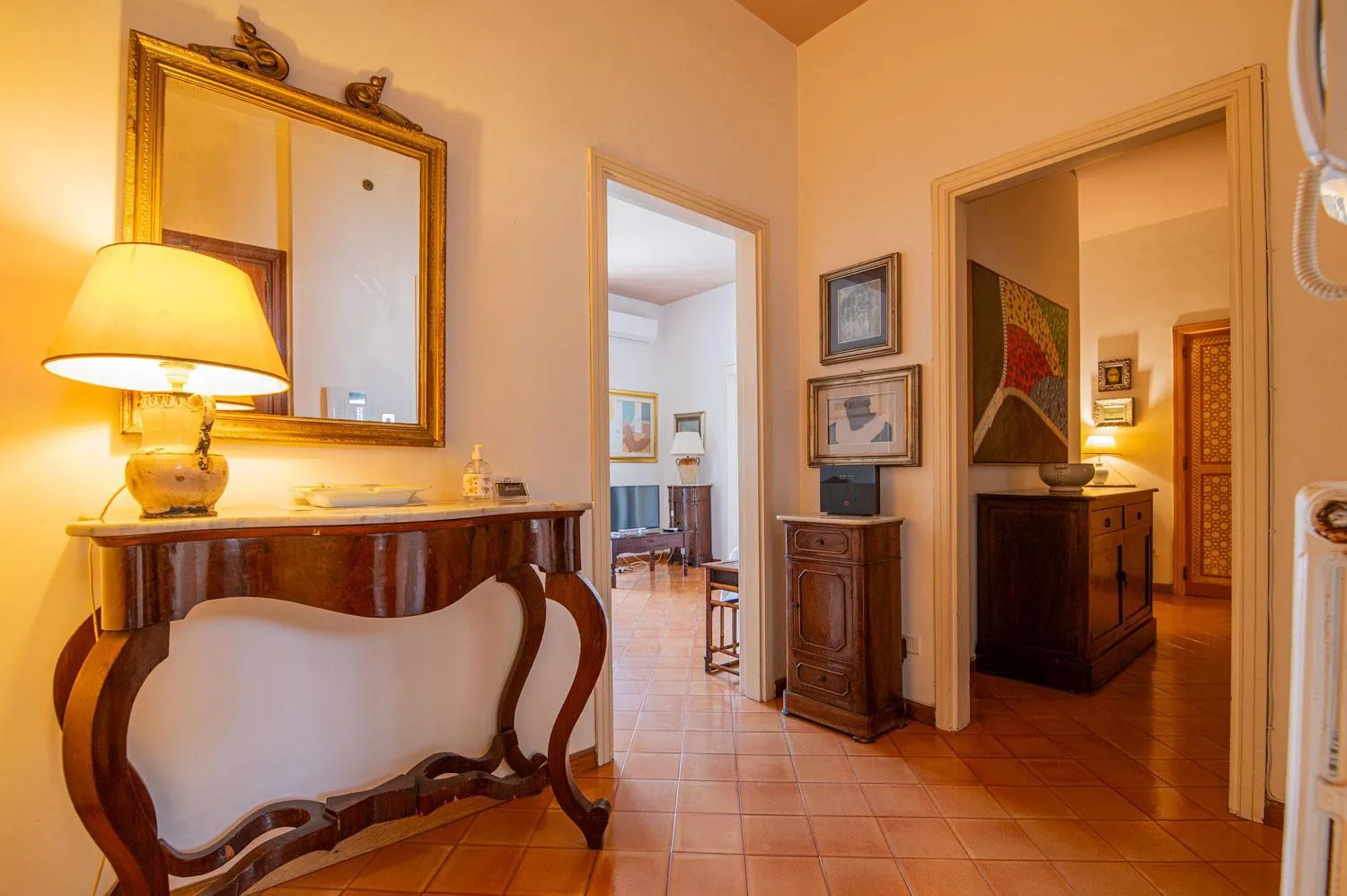 Facade/entrance in Dimore Romano