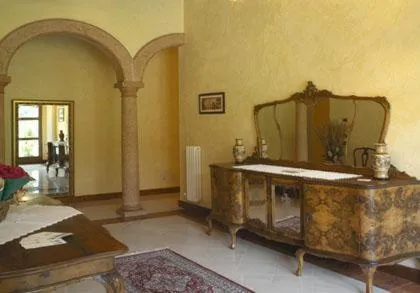 Decorative detail in Monte Tondo Winery