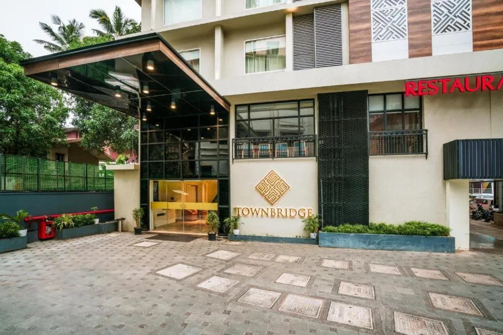 Townbridge Hotels & Suites
