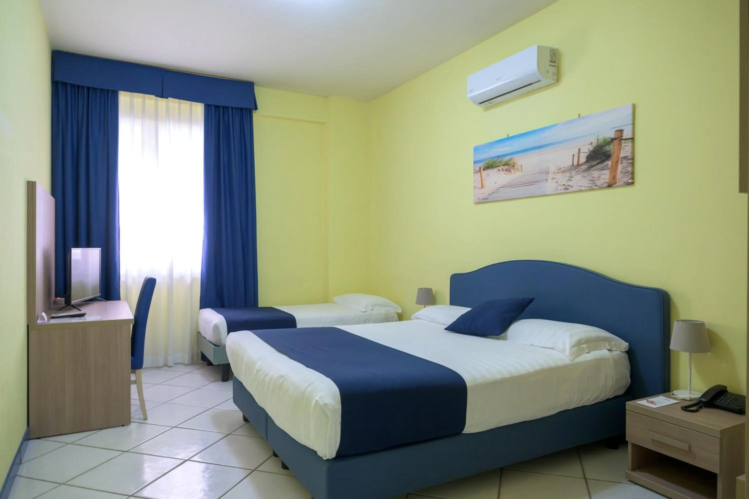 Bedroom, Bed in Hotel Centro Congressi Polo Nautico