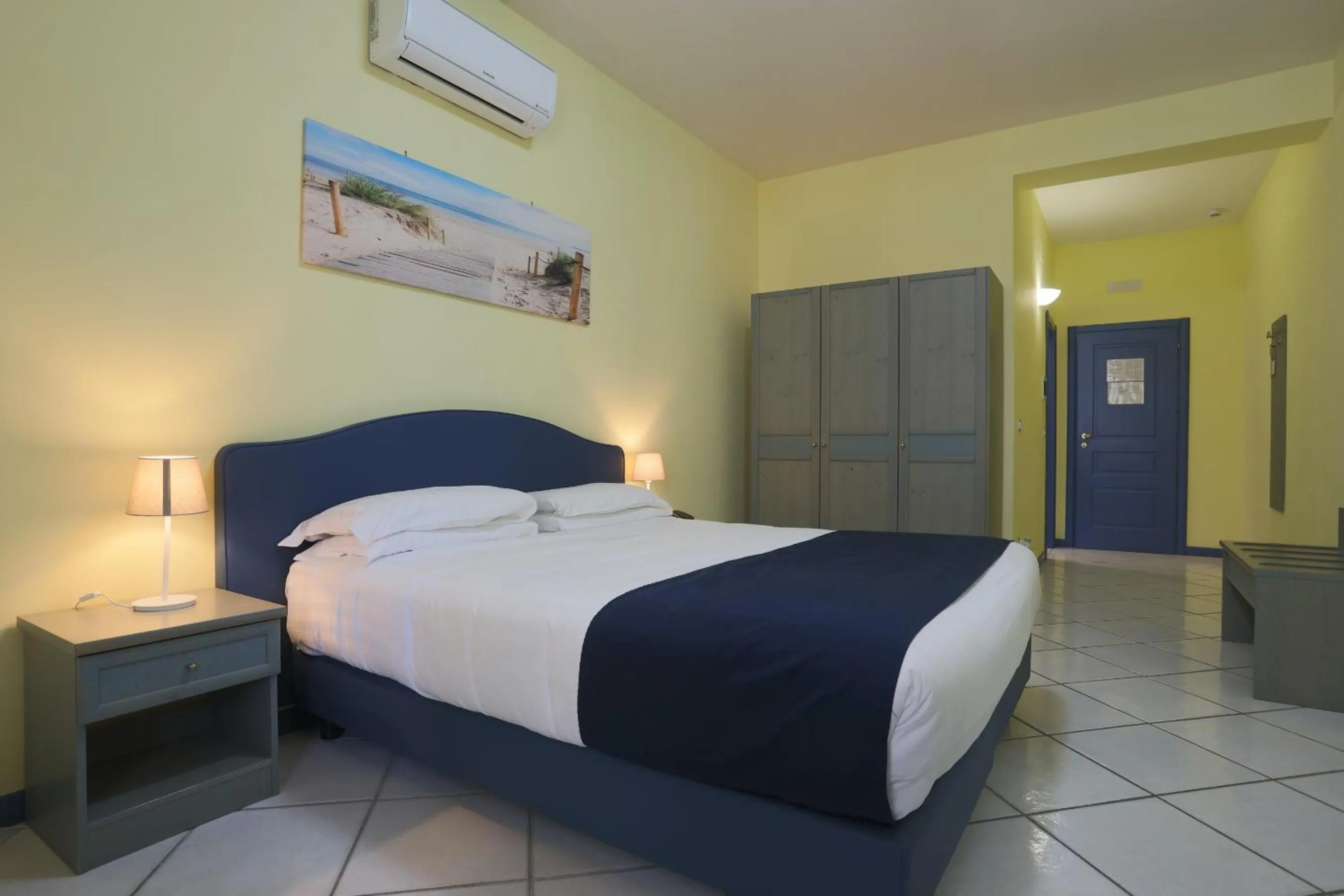 Bedroom, Bed in Hotel Centro Congressi Polo Nautico