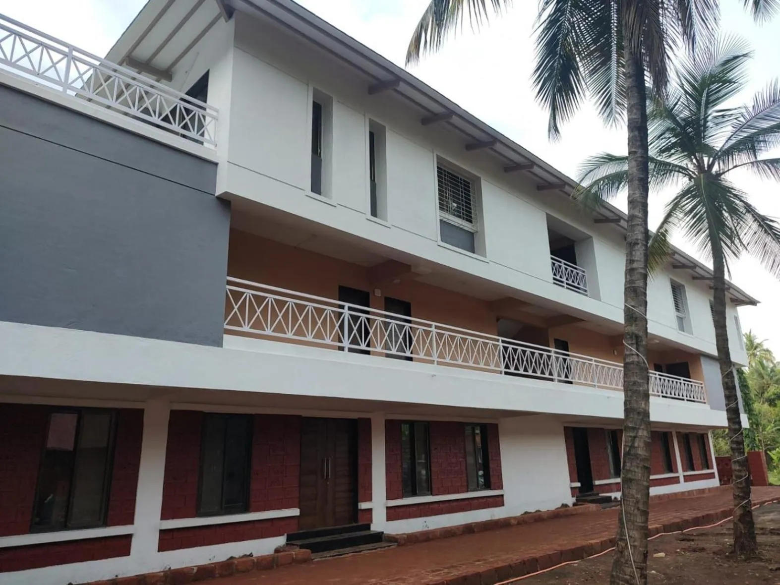 Property building in Cocorico Beach Resort