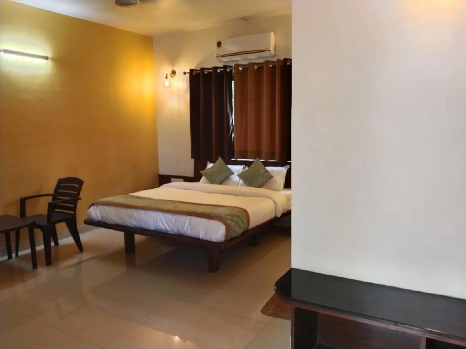 Bed in Cocorico Beach Resort