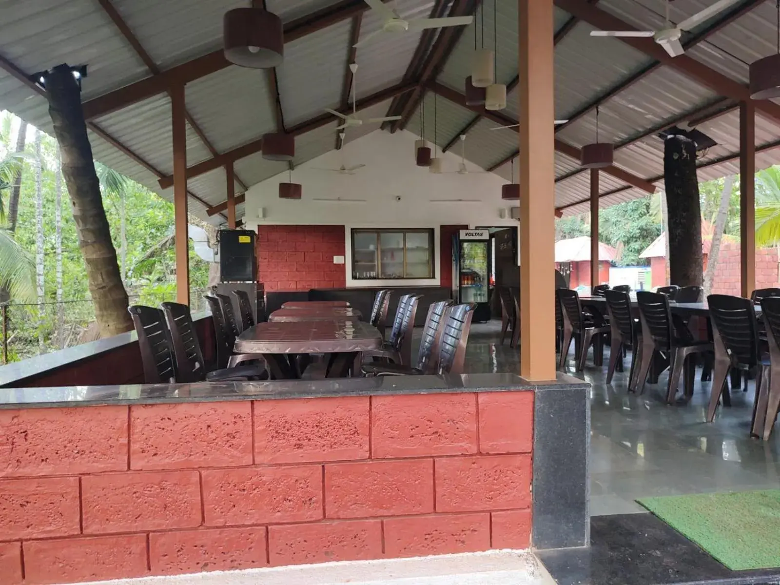 Restaurant/places to eat in Cocorico Beach Resort Restaurant/places to eat in Cocorico Beach Resort