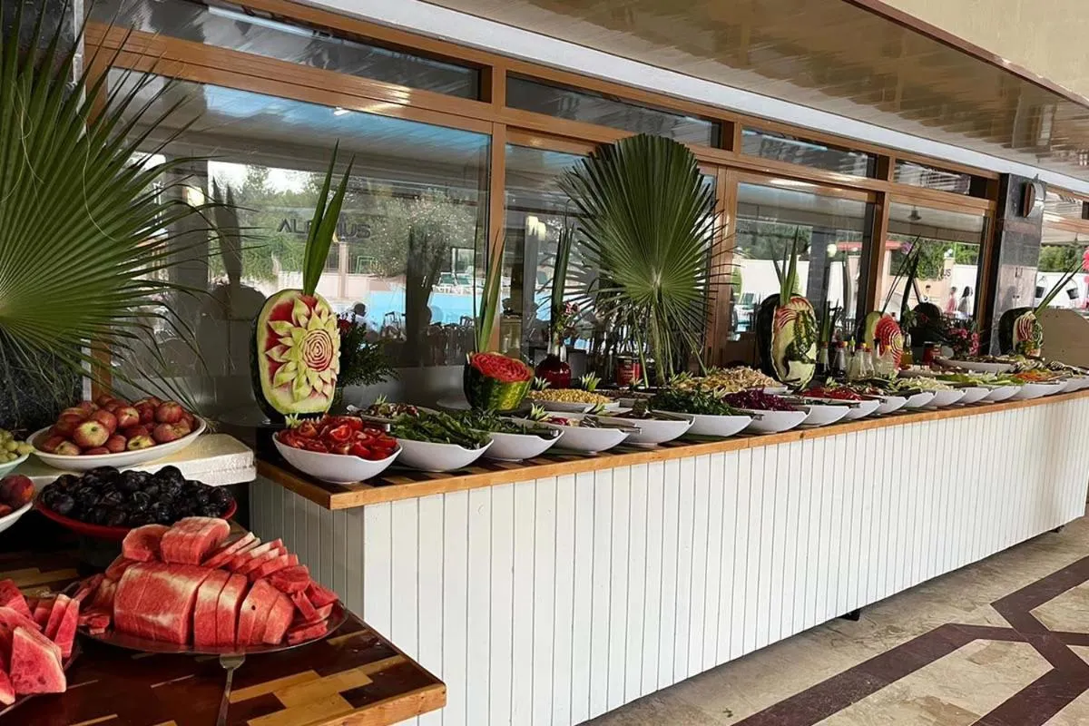 Restaurant/places to eat in Alexius Beach Hotel