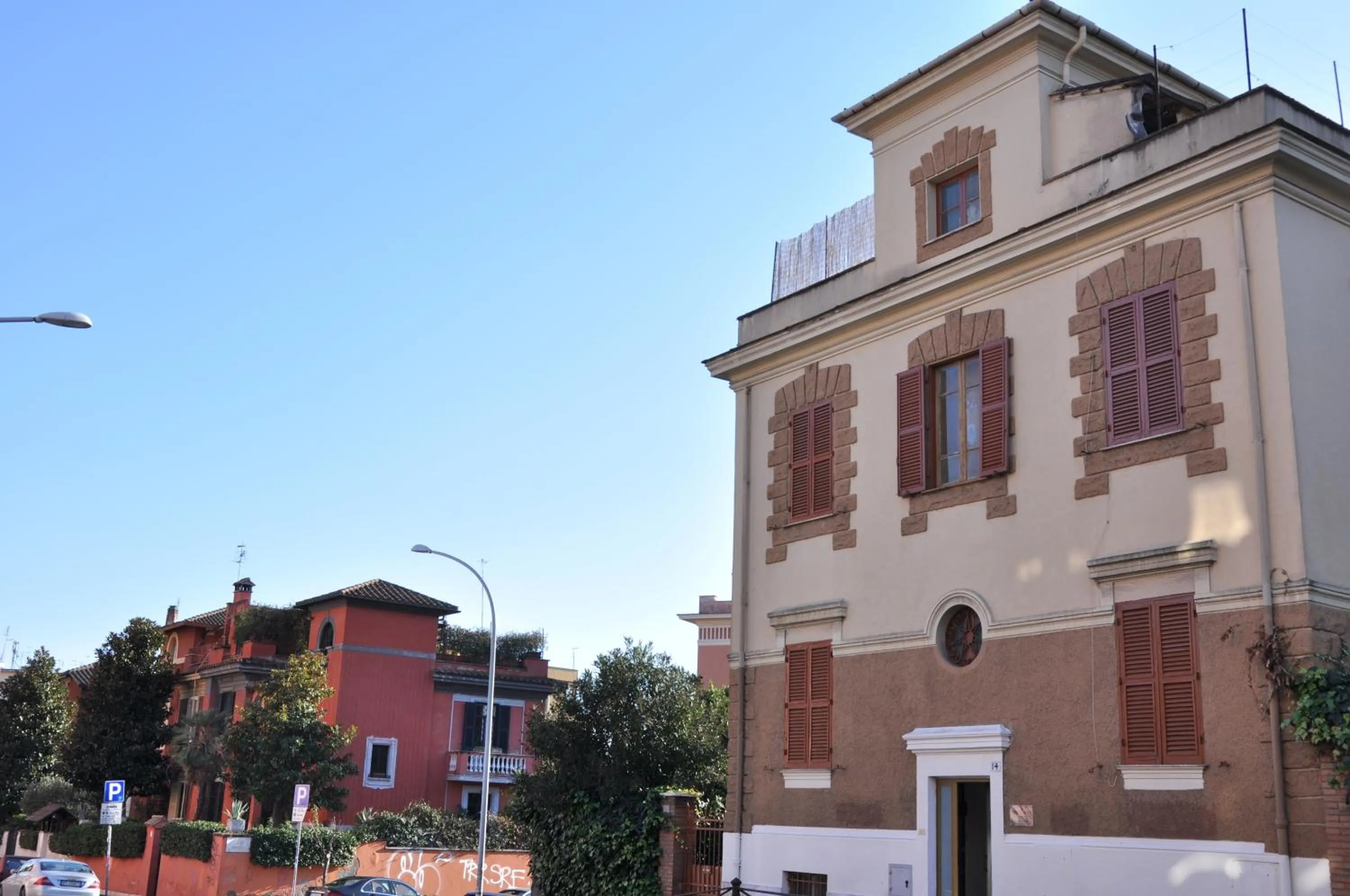 Property building in Hotel Lodi