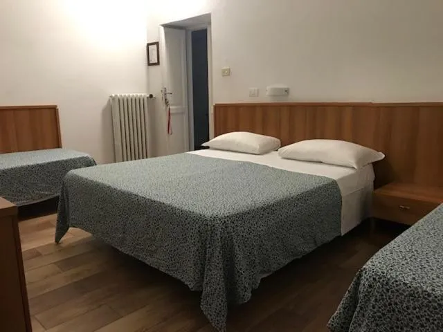 Bed in Hotel Lodi
