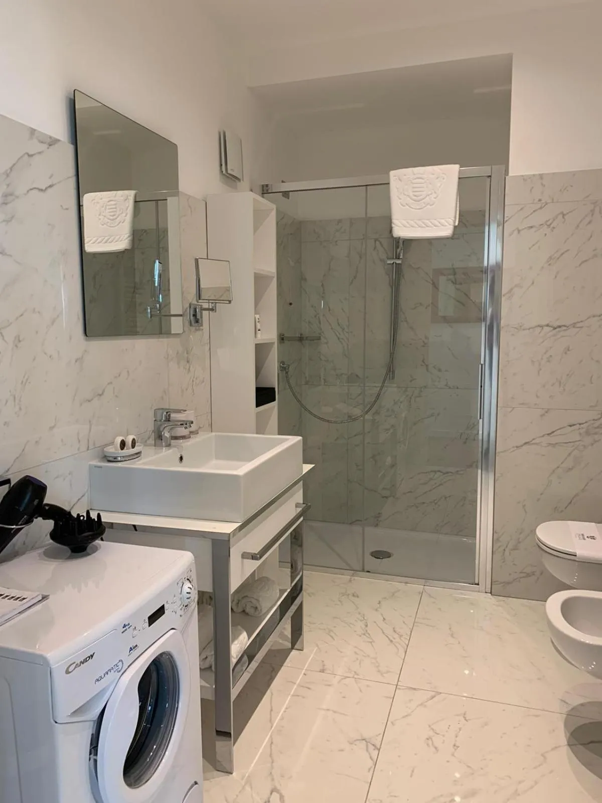 Bathroom in Miramare The Palace Resort