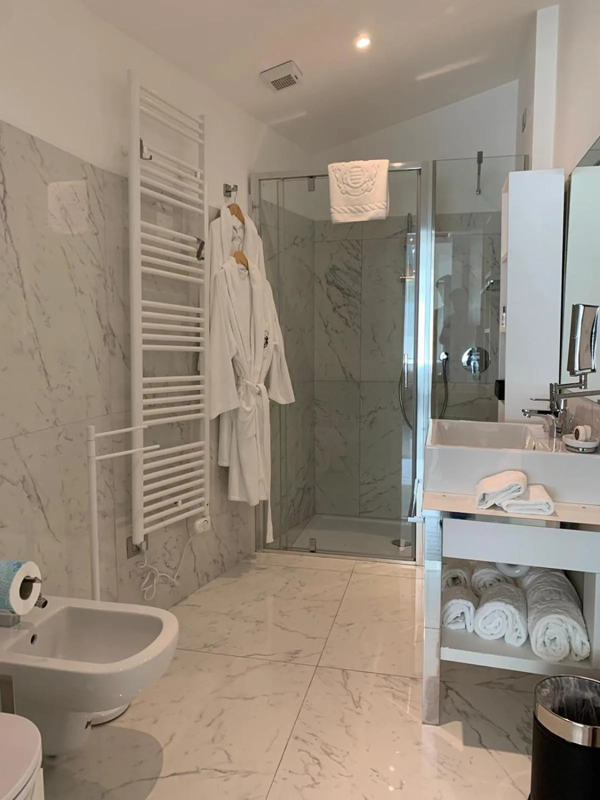 Bathroom in Miramare The Palace Resort