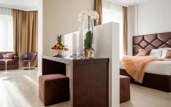 Bed in Miramare The Palace Resort