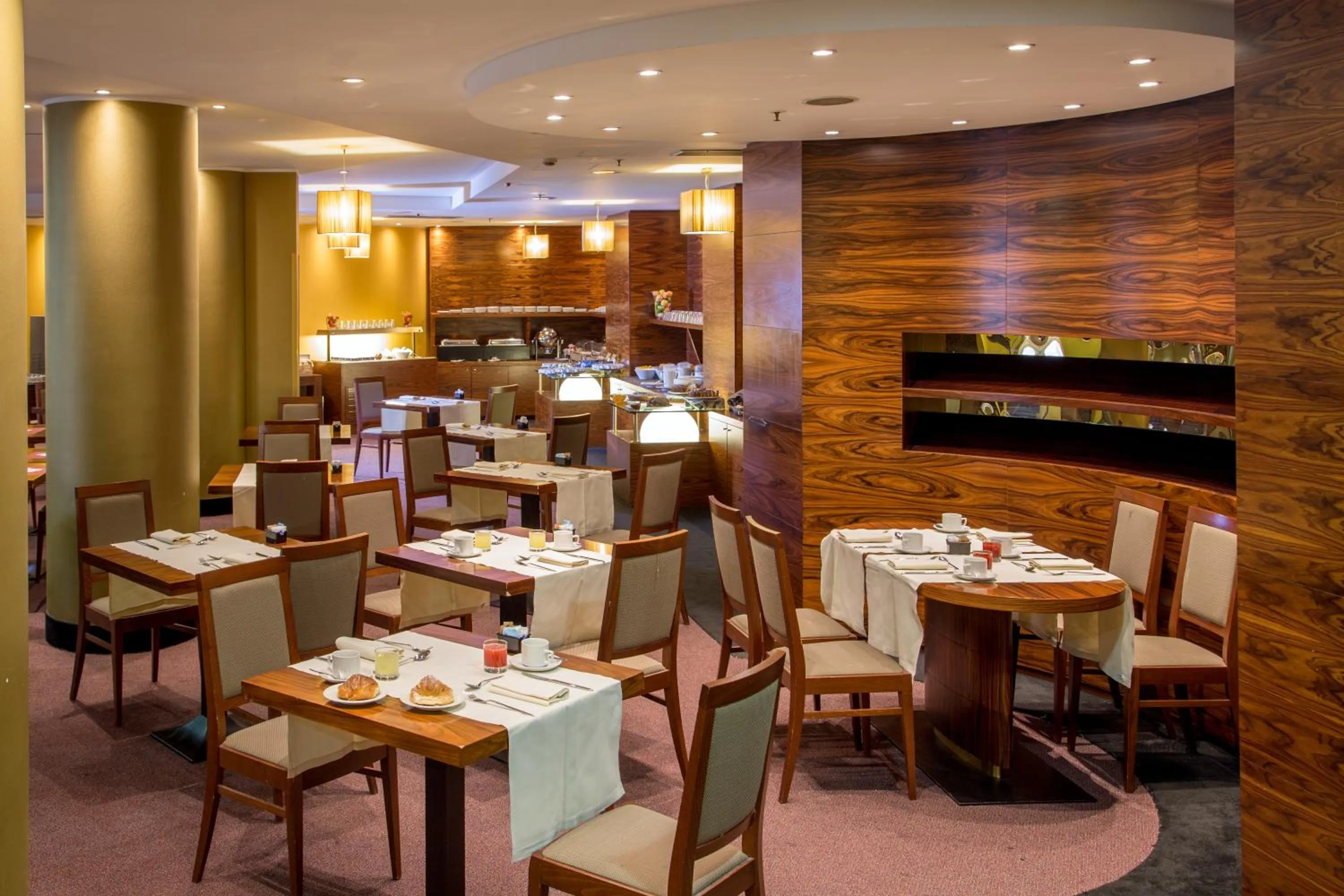 Restaurant/places to eat in Hotel Capannelle Roma