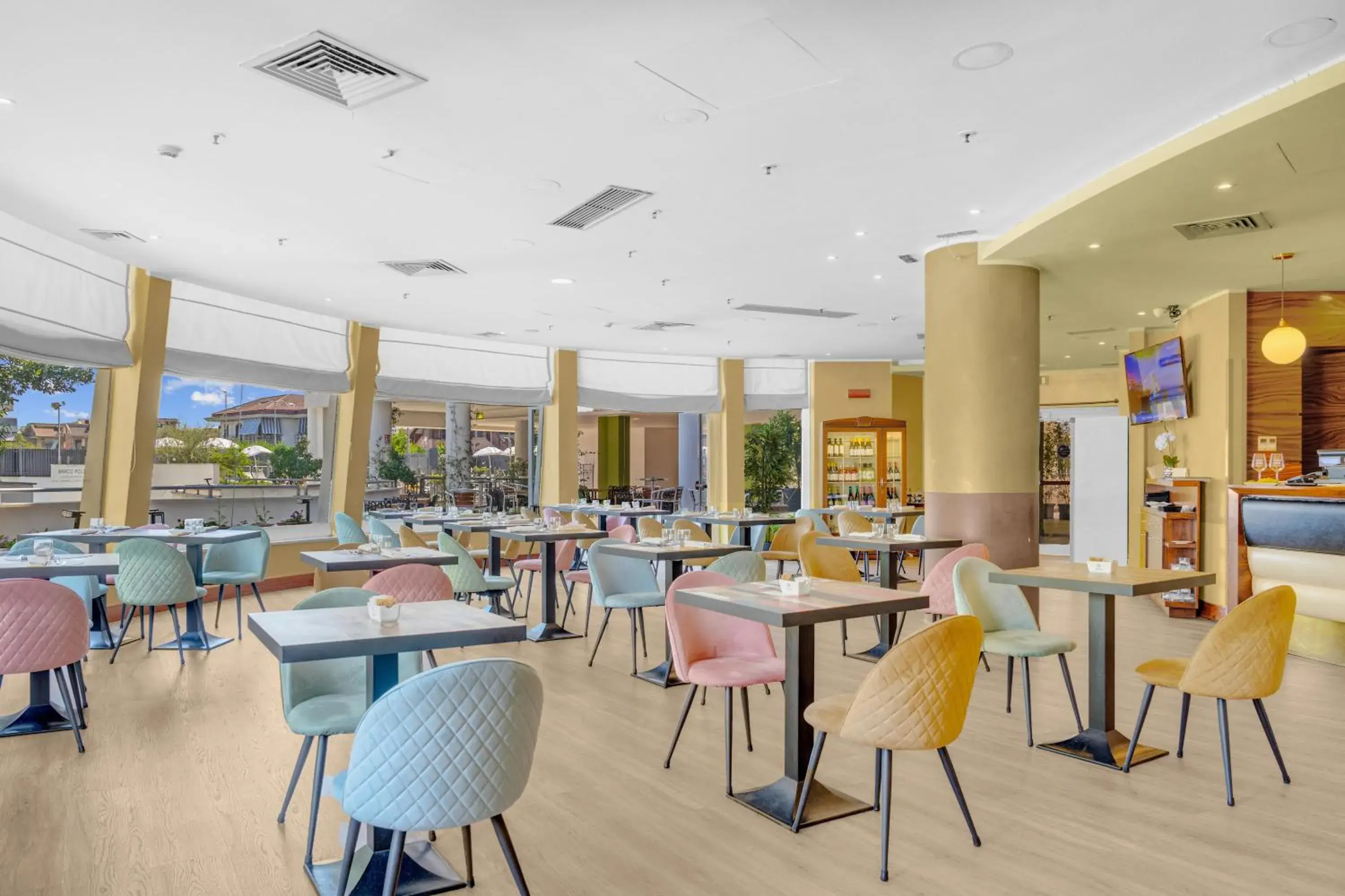 Restaurant/places to eat in Hotel Capannelle Roma Restaurant/places to eat in Hotel Capannelle Roma