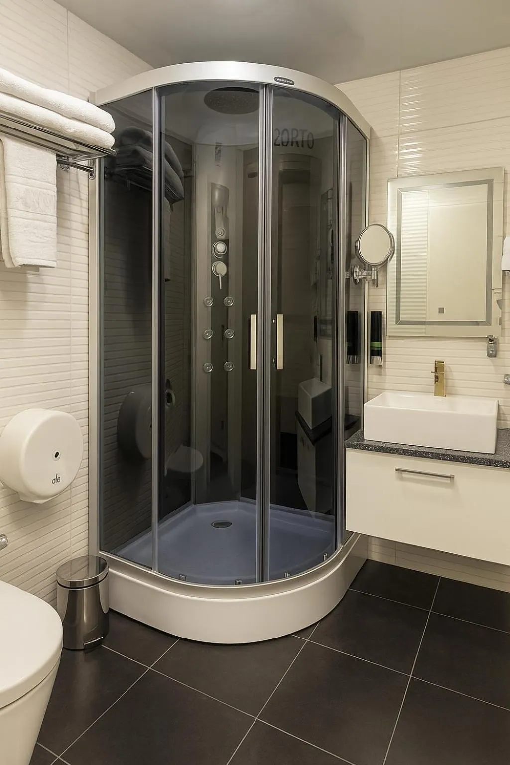 Shower in Porto Bello Hotel