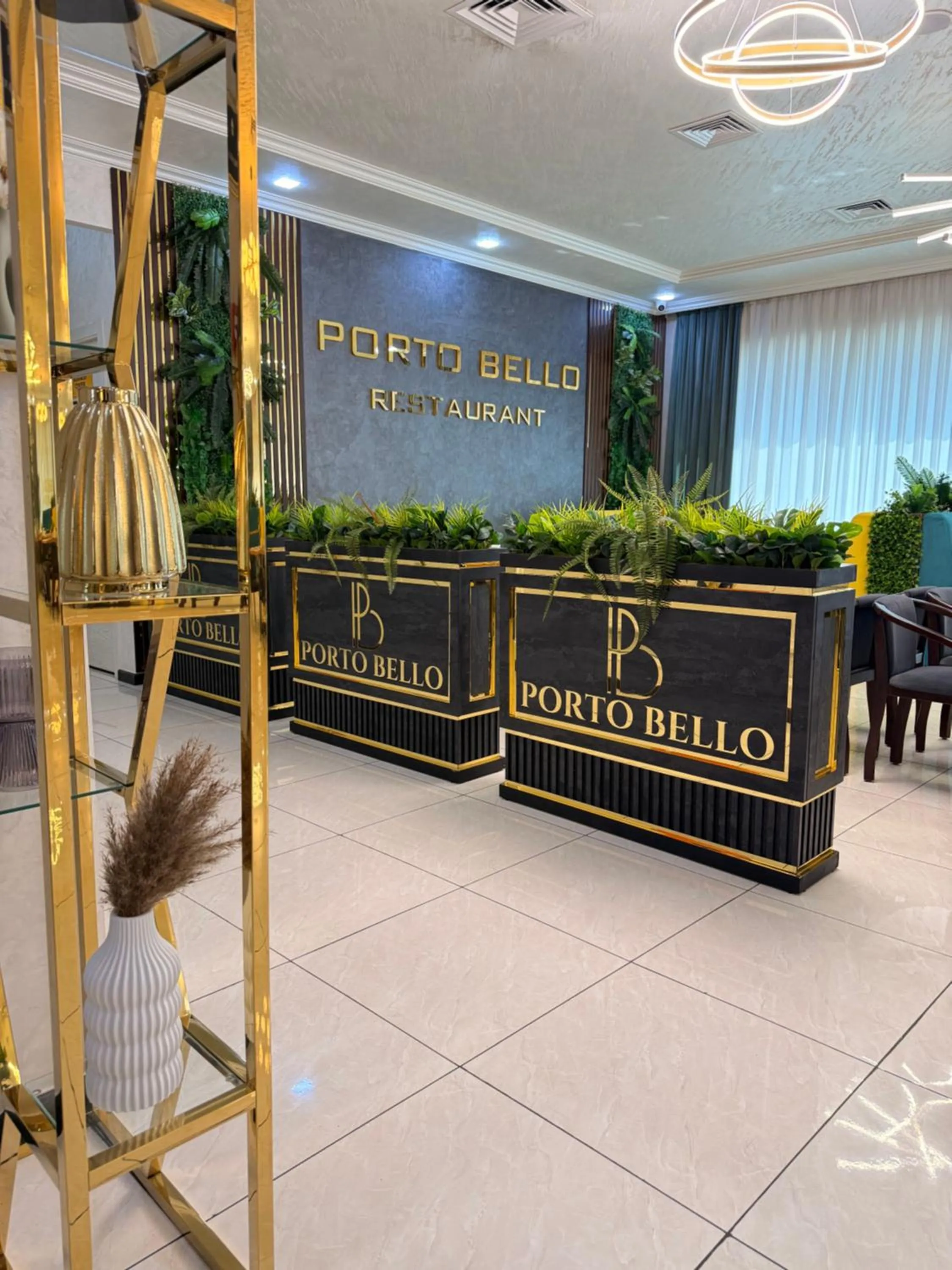 Restaurant/places to eat in Porto Bello Hotel