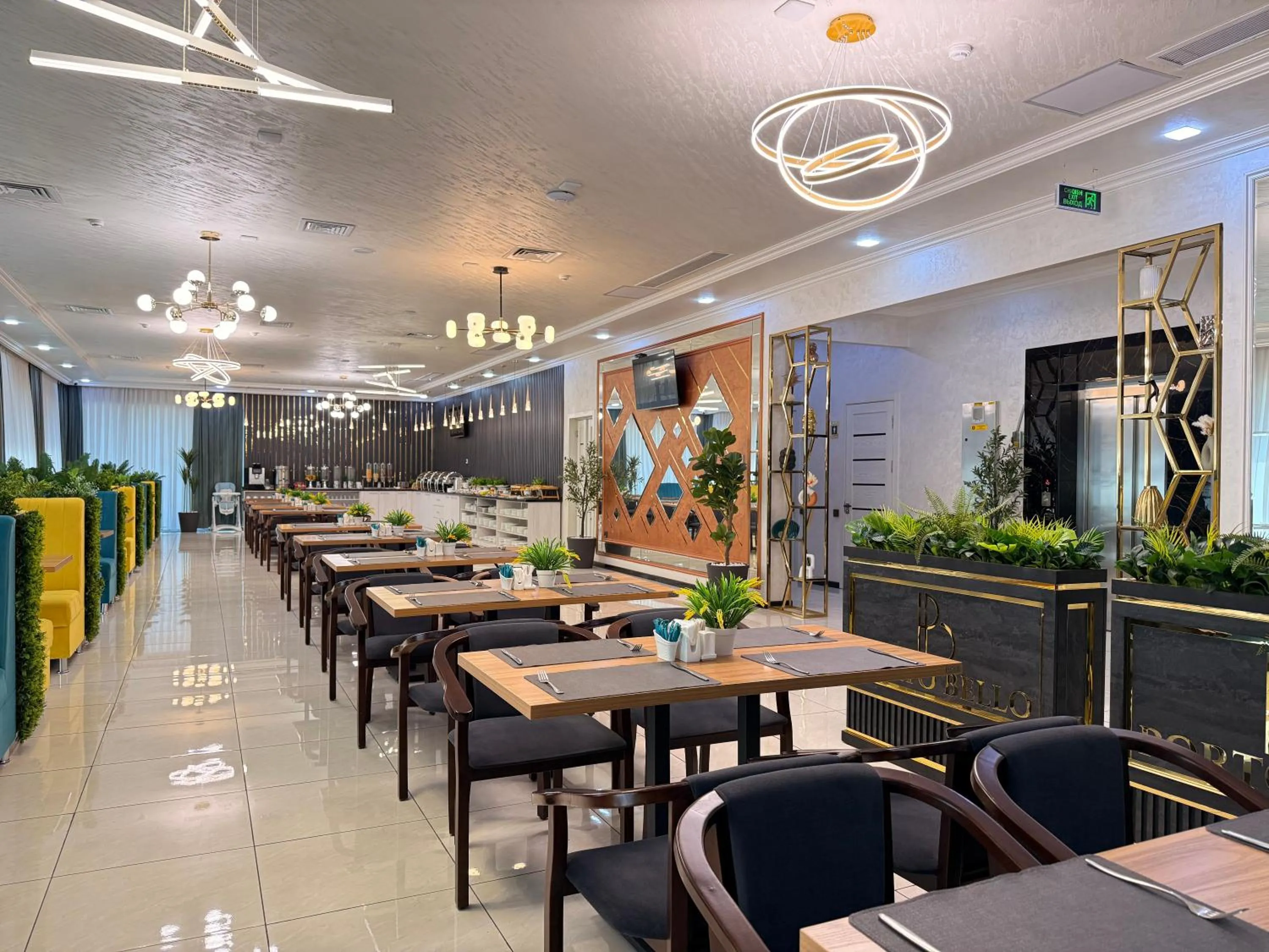 Restaurant/places to eat in Porto Bello Hotel