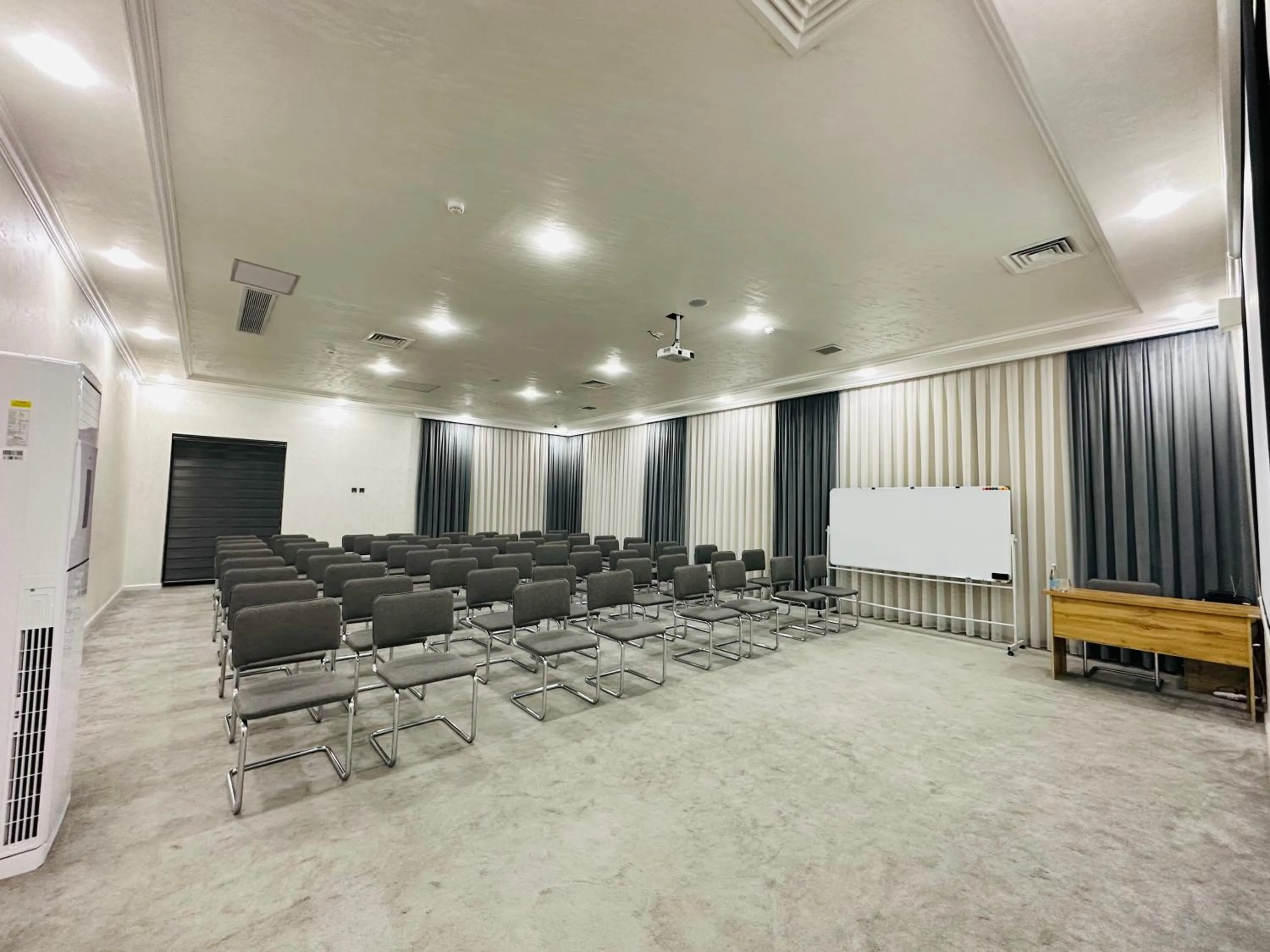 Meeting/conference room in Porto Bello Hotel