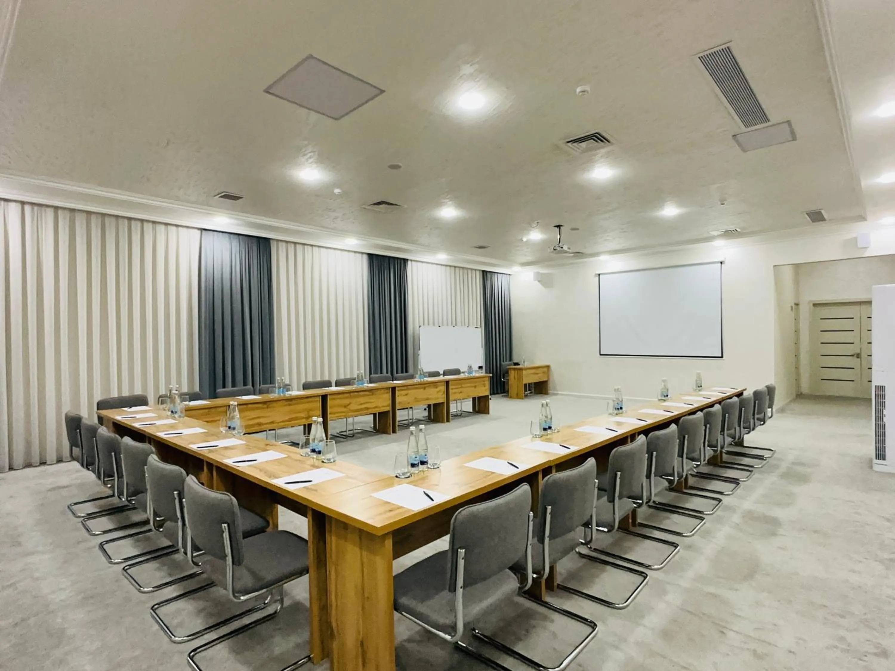 Meeting/conference room in Porto Bello Hotel