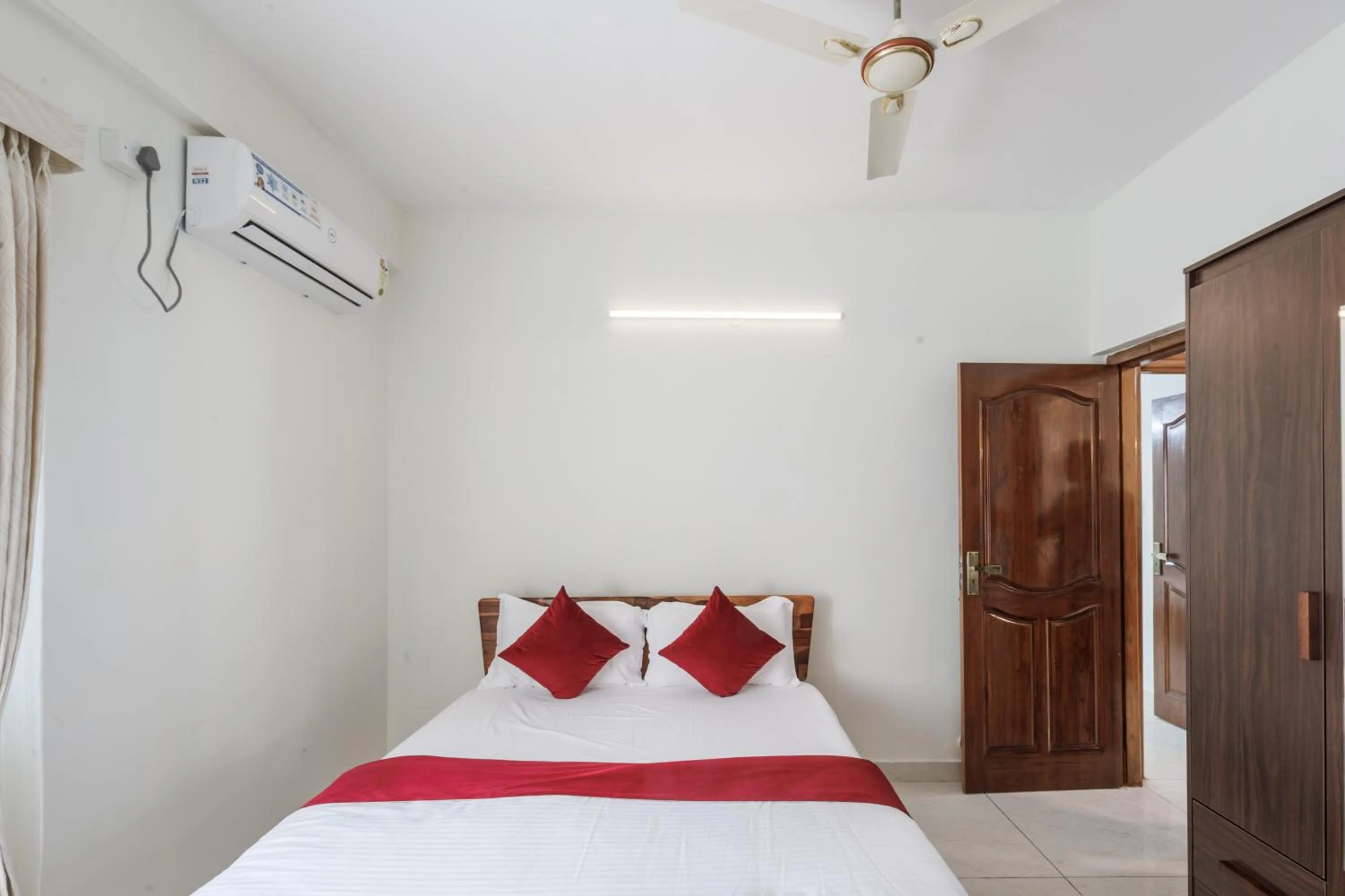 Bedroom, Bed in Pinnacle Serviced Apartments