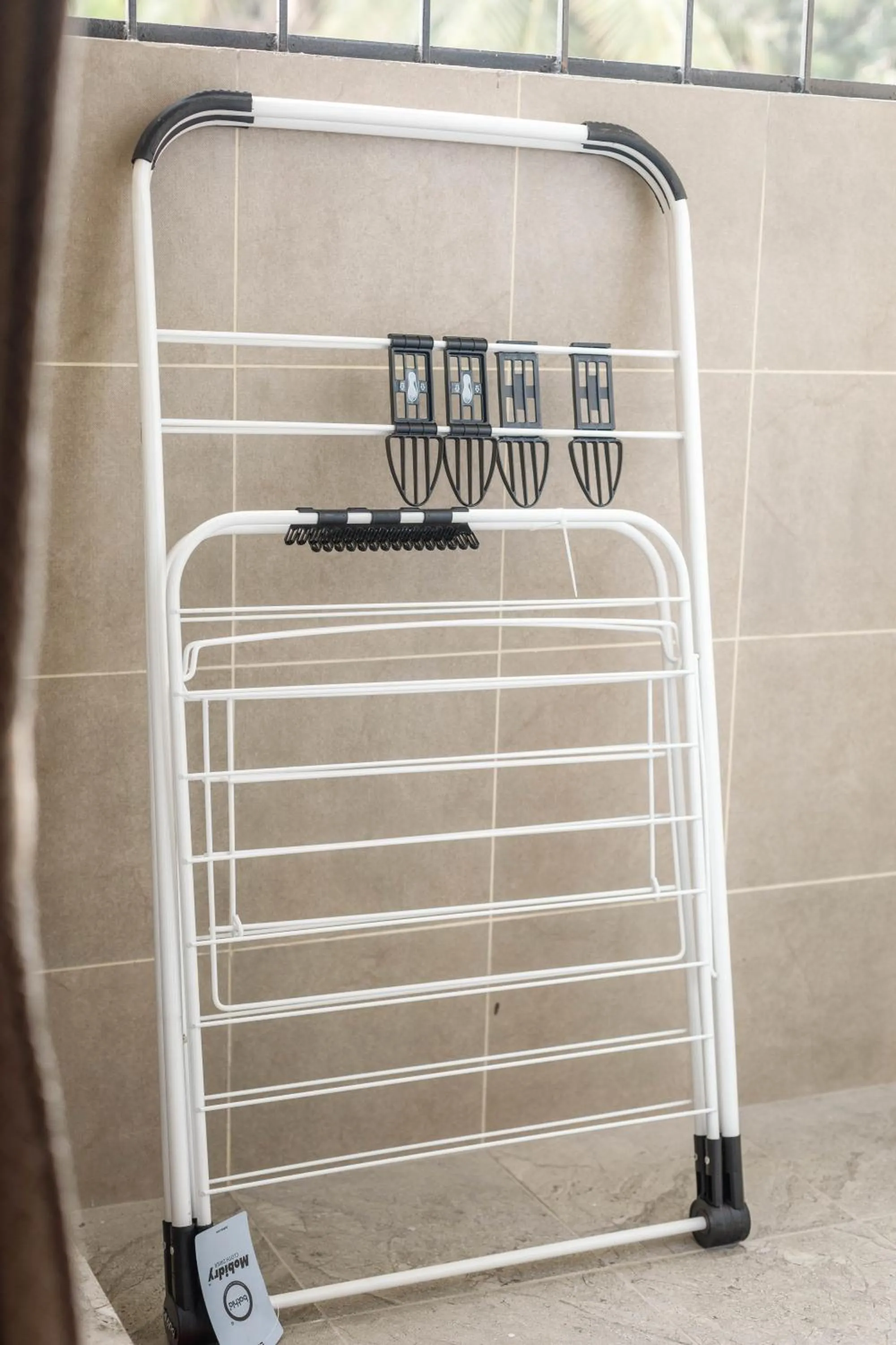 flat iron in Pinnacle Serviced Apartments