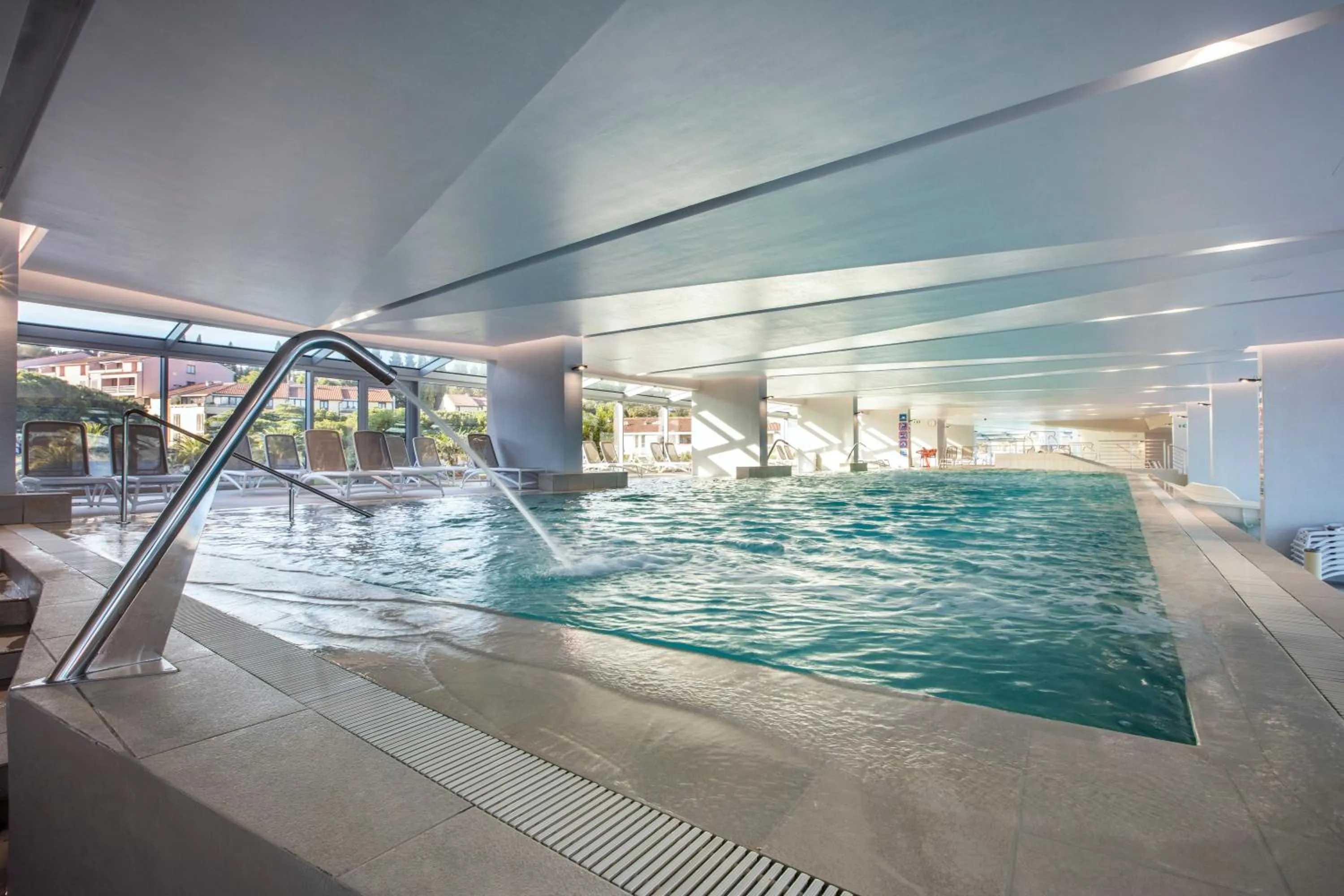 Swimming pool in Hotel Vile Park Premium