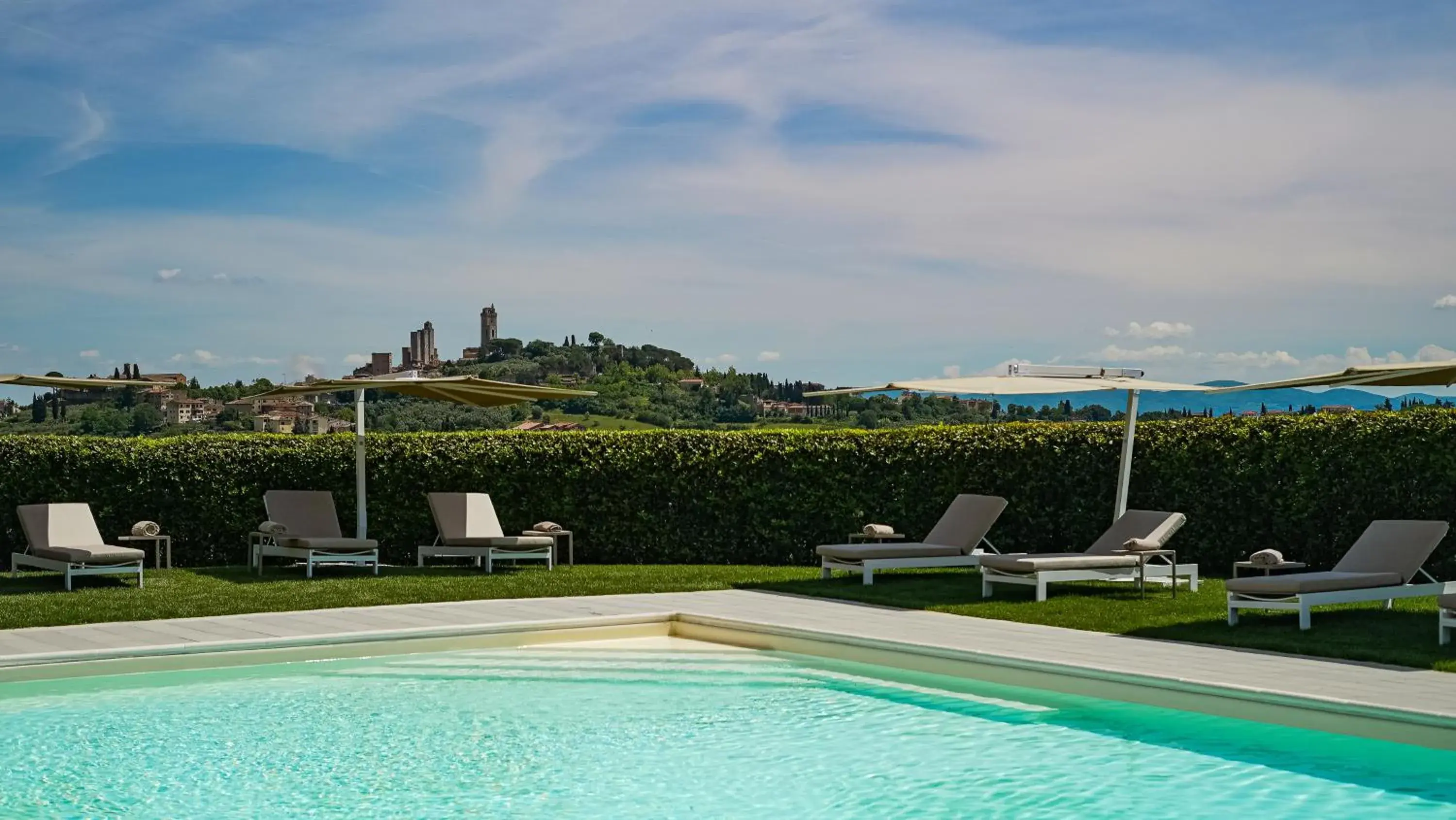 Pool view in Cappuccina Country Resort Pool view in Cappuccina Country Resort