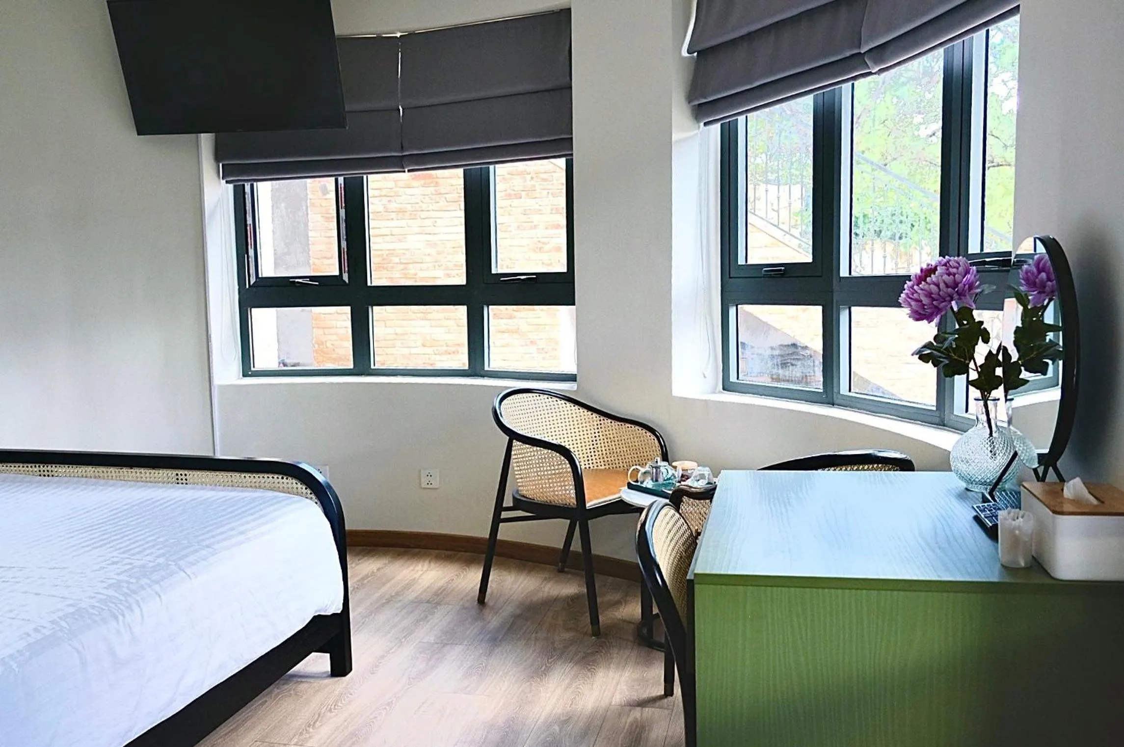 Bedroom, Bed in De La Sol Villa Dalat