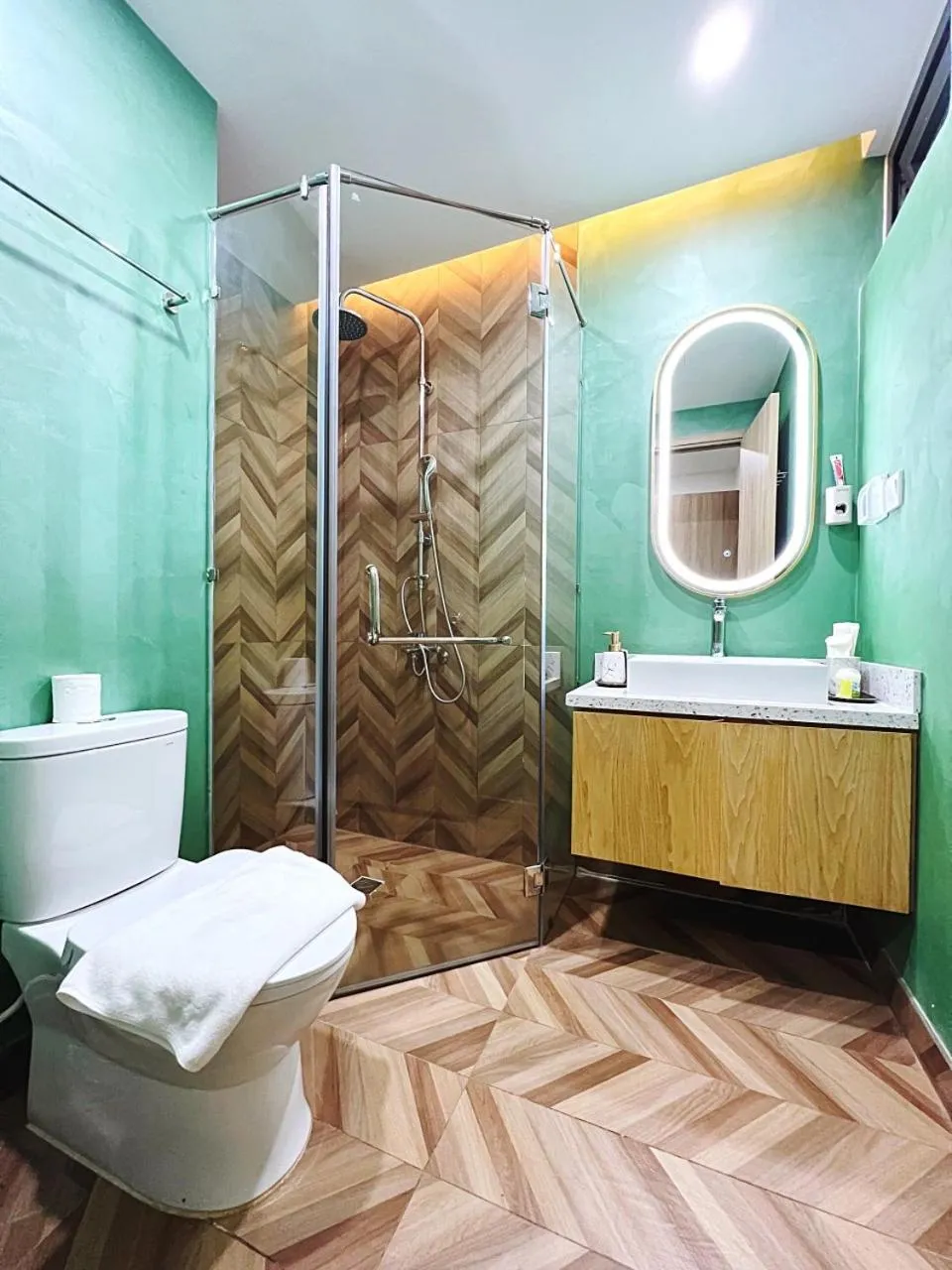 Bathroom in De La Sol Villa Dalat