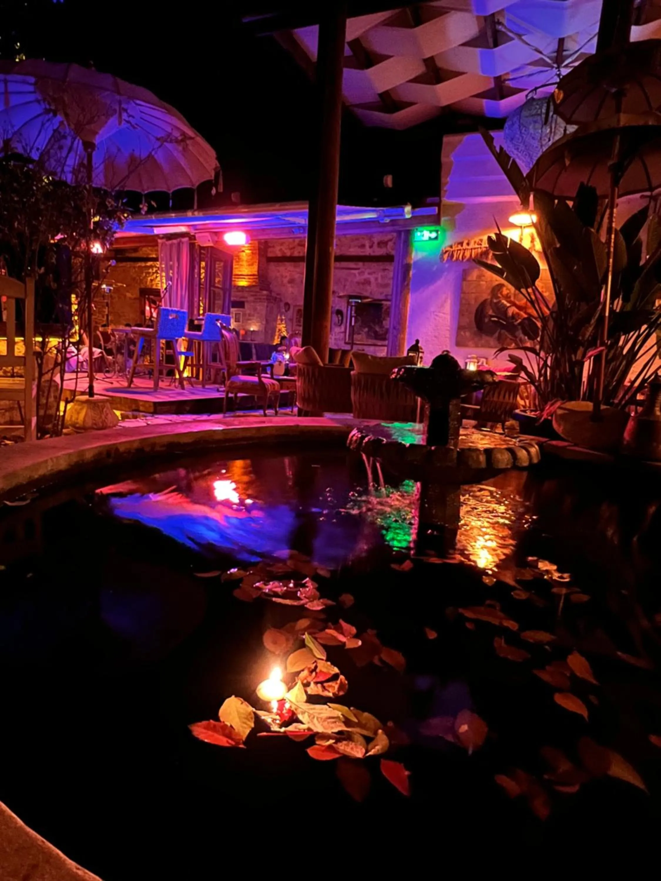 Restaurant/places to eat in istifci