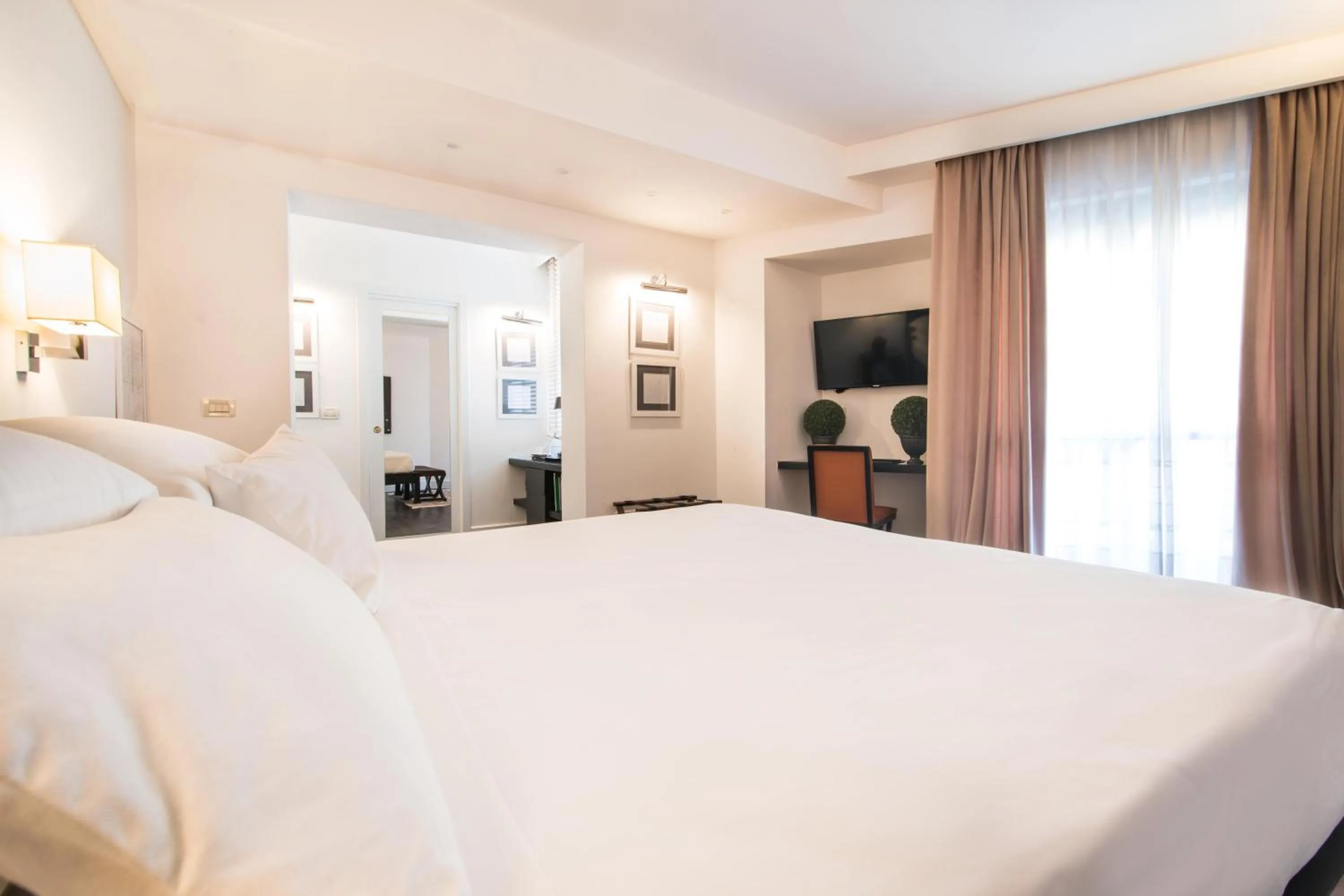 Bed in Hotel Michelangelo & Day SPA