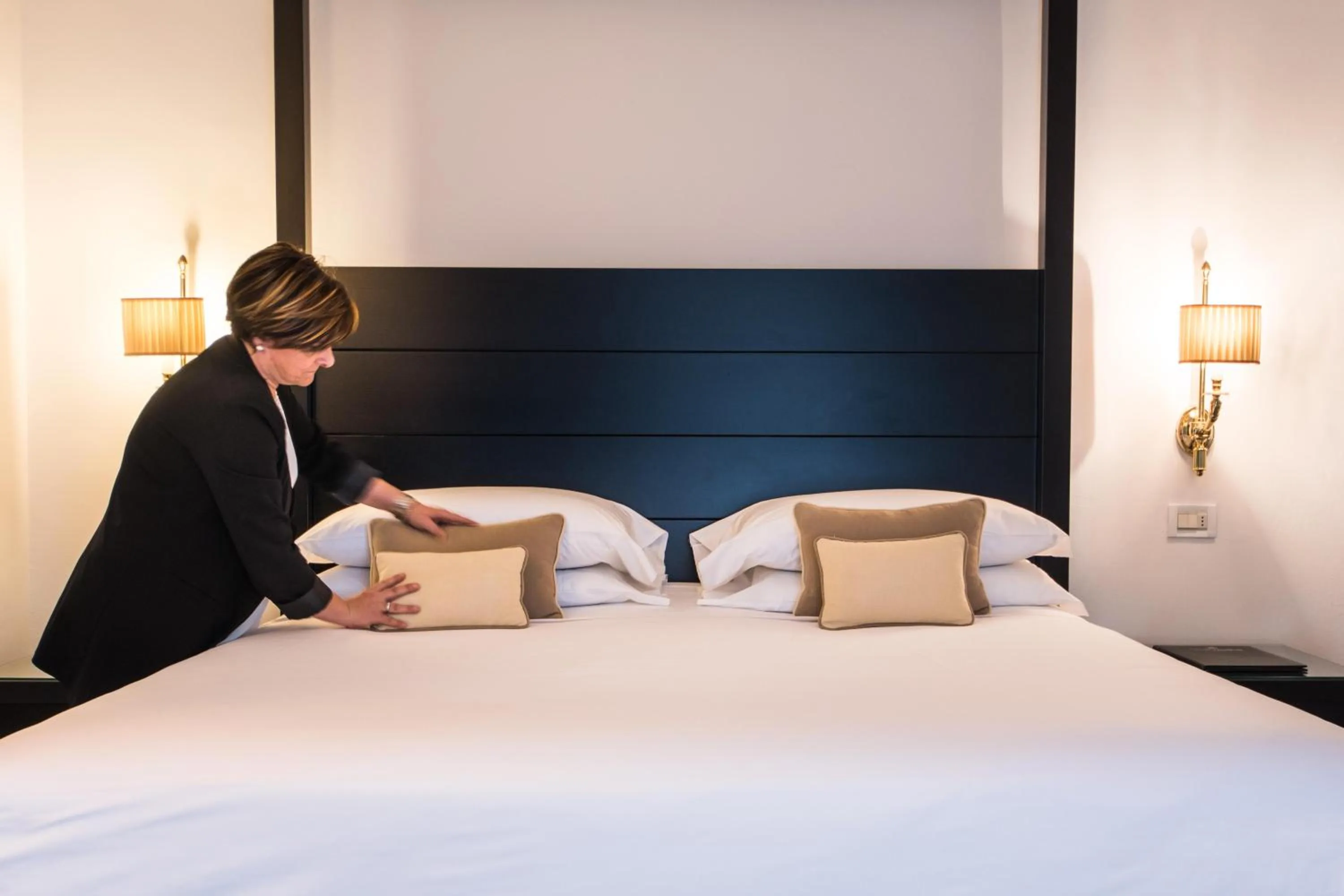 Staff, Bed in Hotel Michelangelo & Day SPA