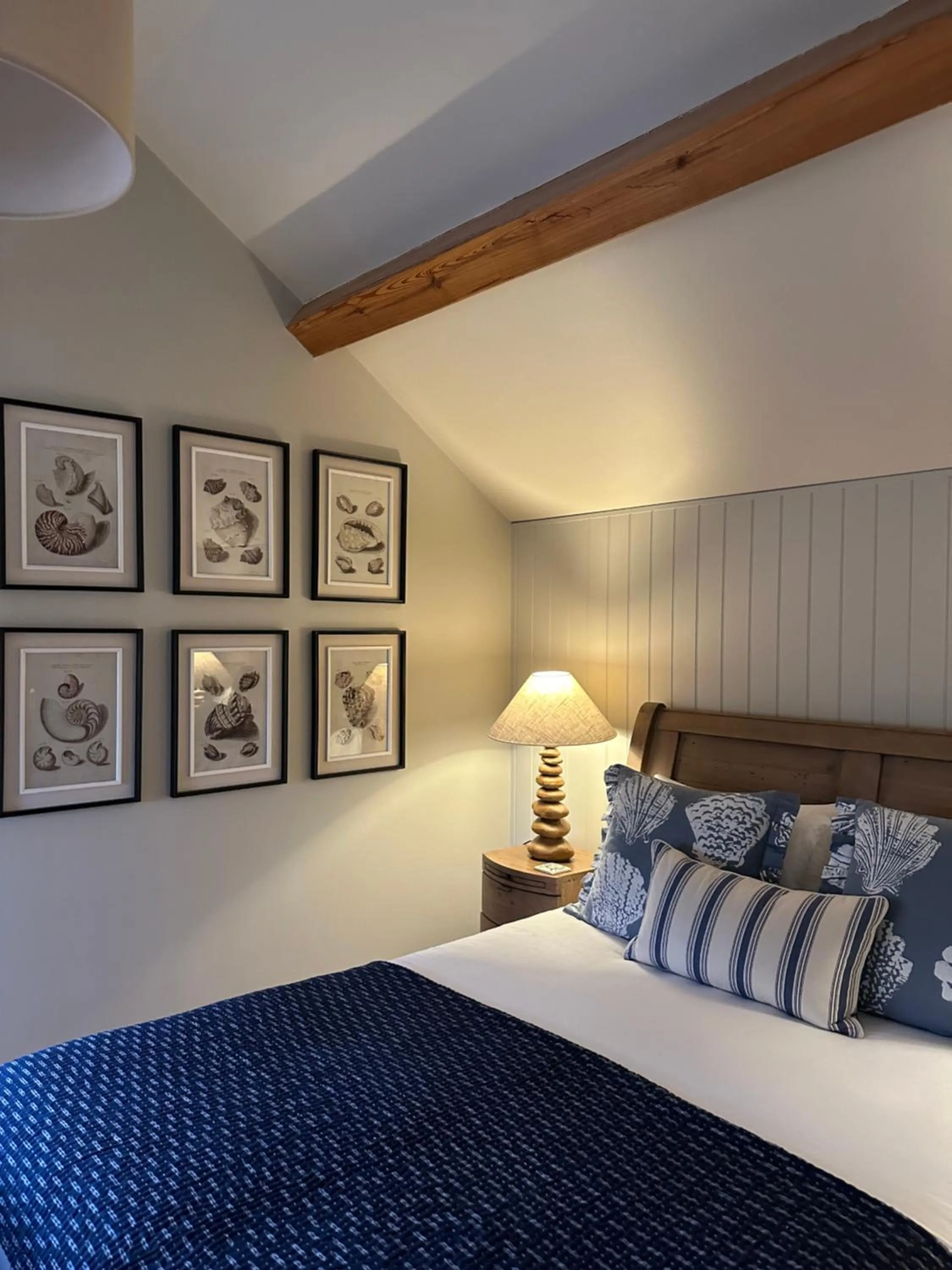 Bed in The Red Lion Inn Alnmouth