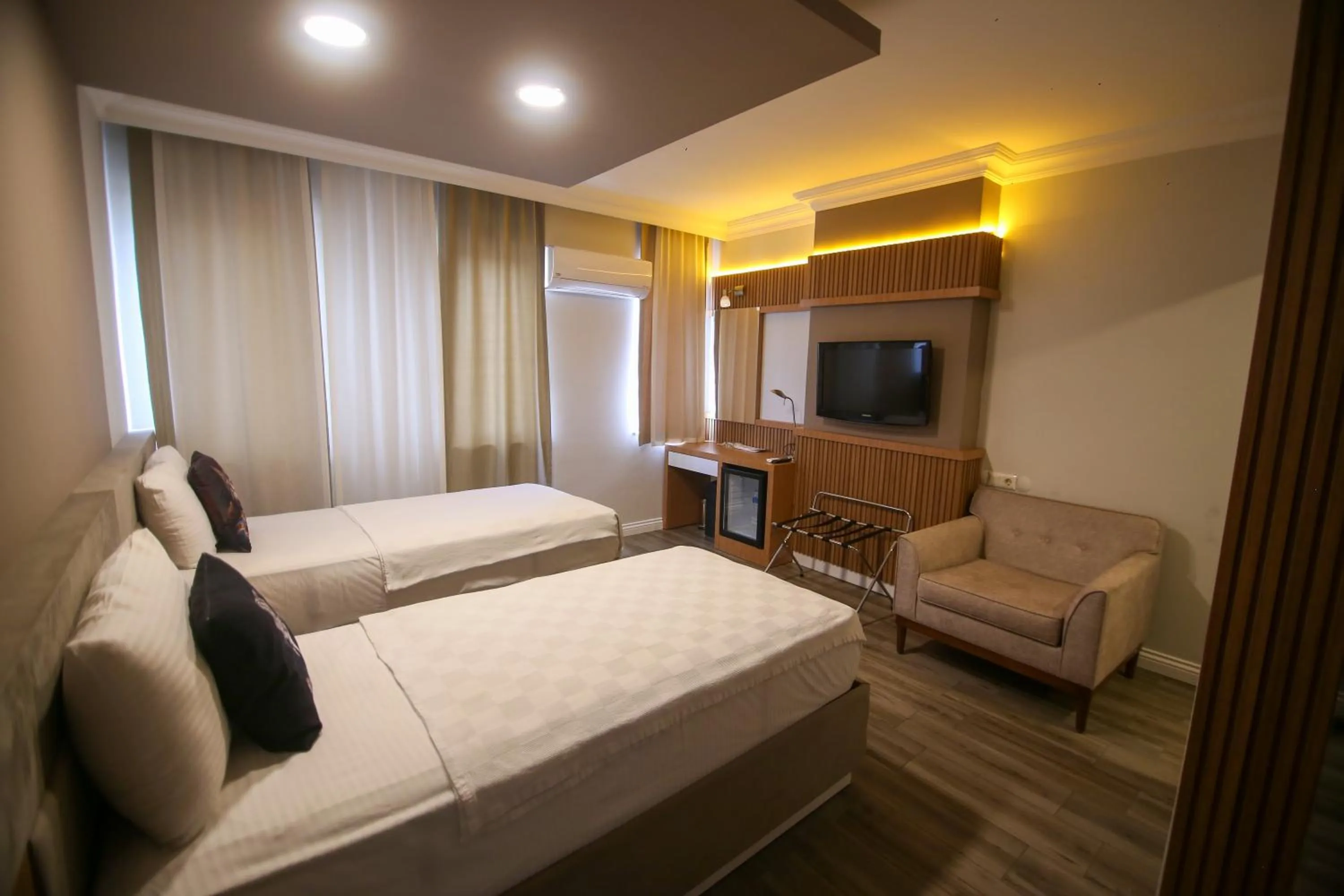 Photo of the whole room, Bed in ÇEVİK PALACE HOTEL