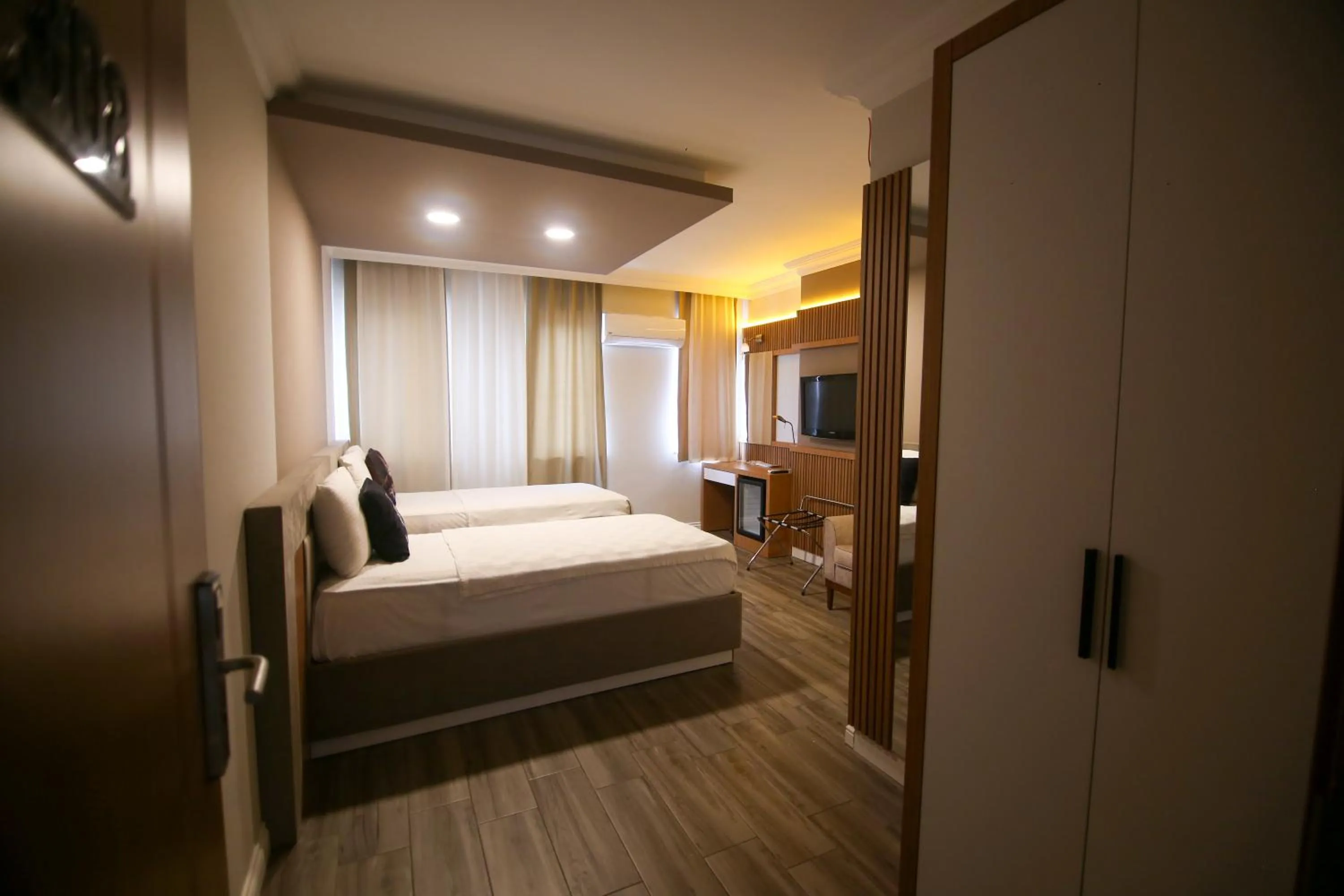 Photo of the whole room, Bed in ÇEVİK PALACE HOTEL