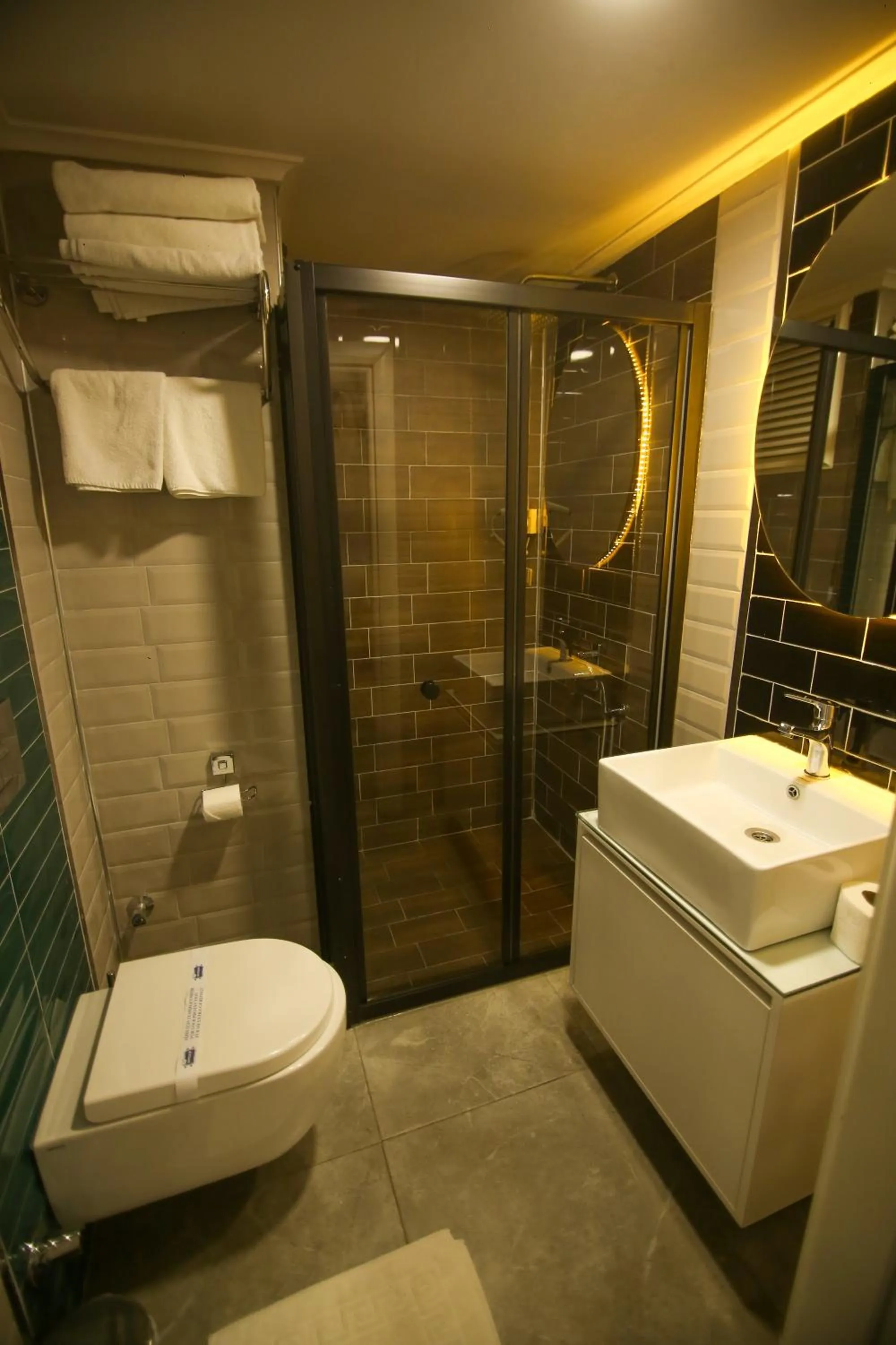 Bathroom in ÇEVİK PALACE HOTEL