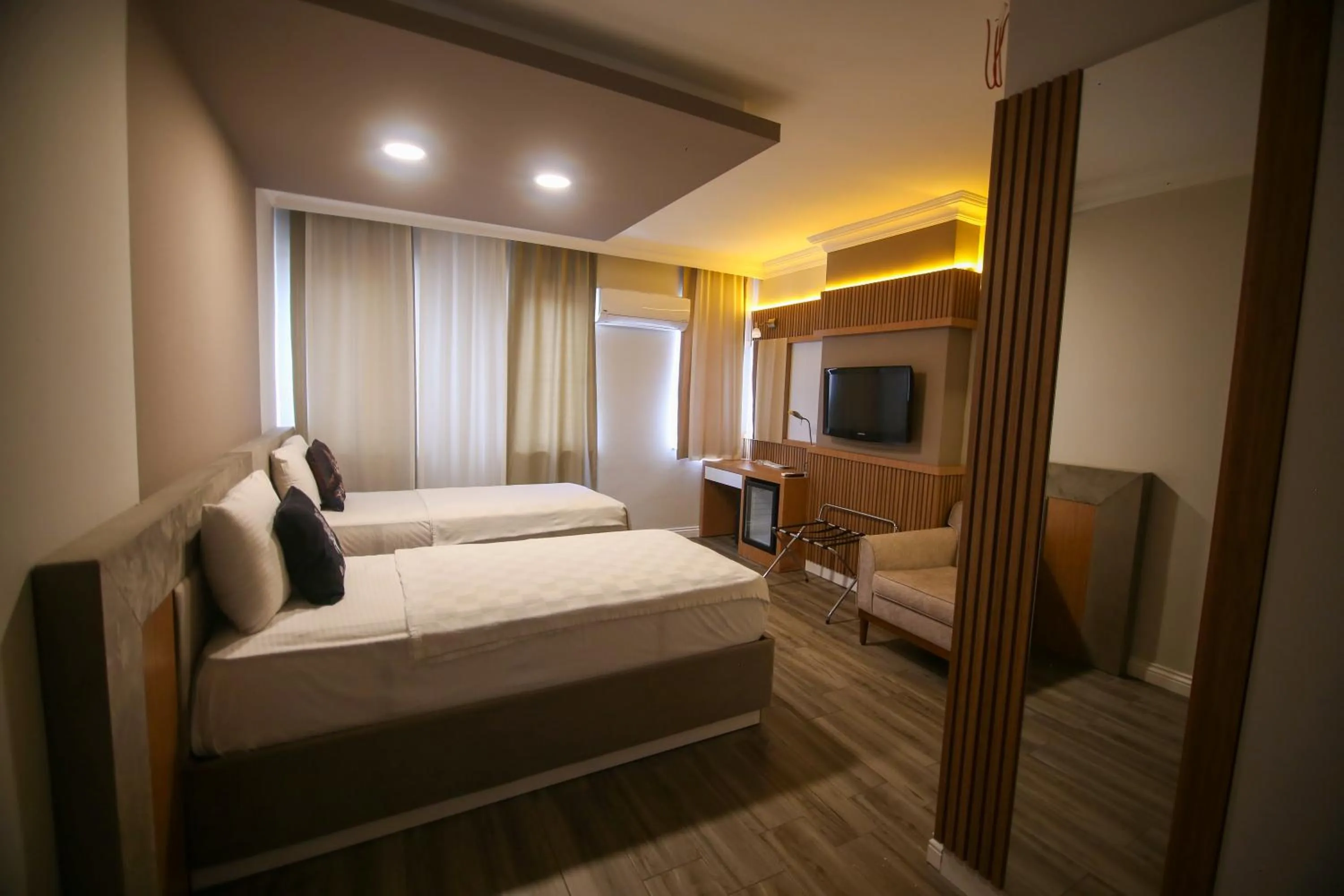 Photo of the whole room, Bed in ÇEVİK PALACE HOTEL